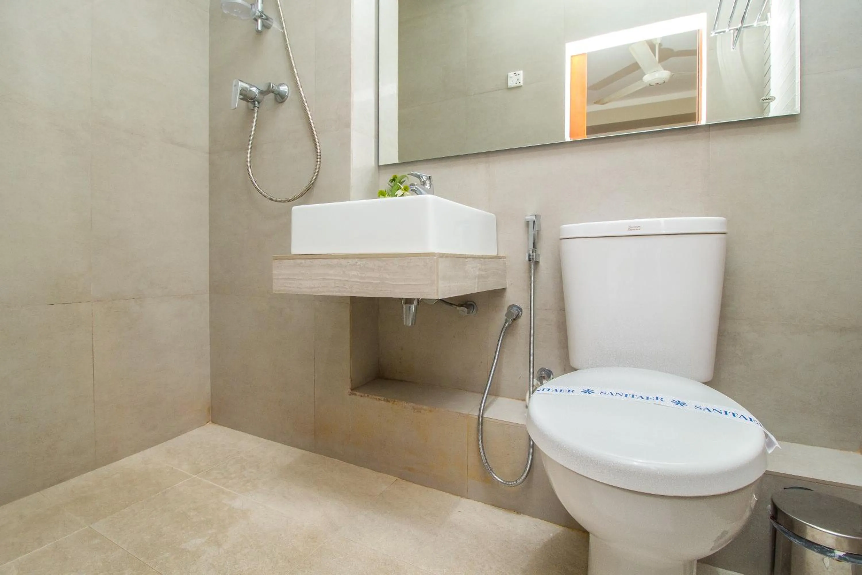 Toilet in Sevana City Hotel