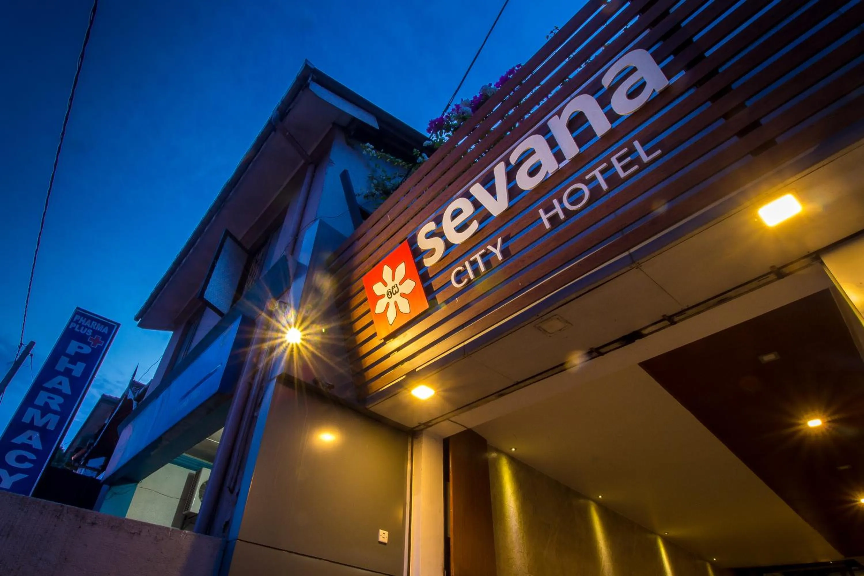 Facade/entrance in Sevana City Hotel
