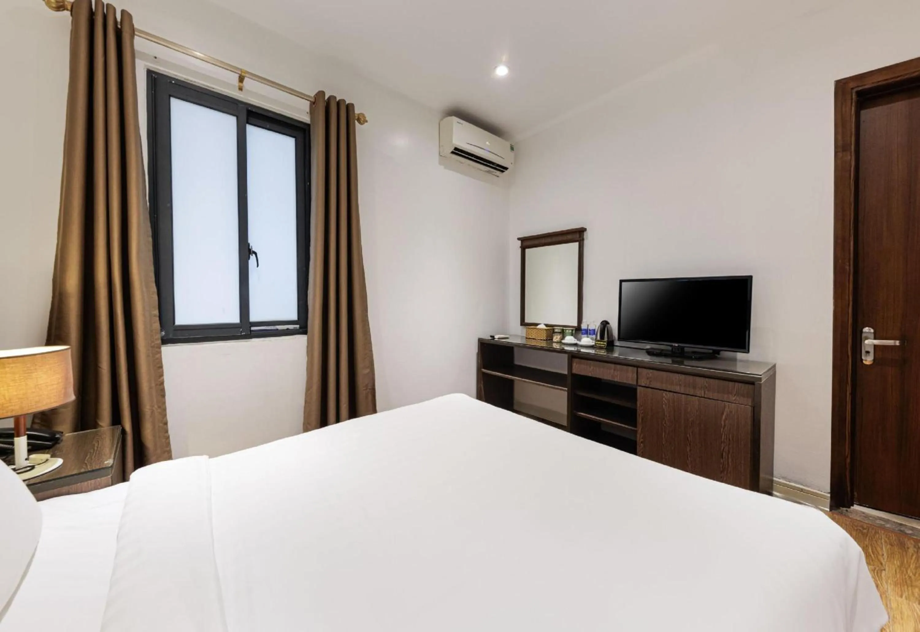 Bedroom, Bed in Collection O Le Grand Hanoi hotel - The Tryst