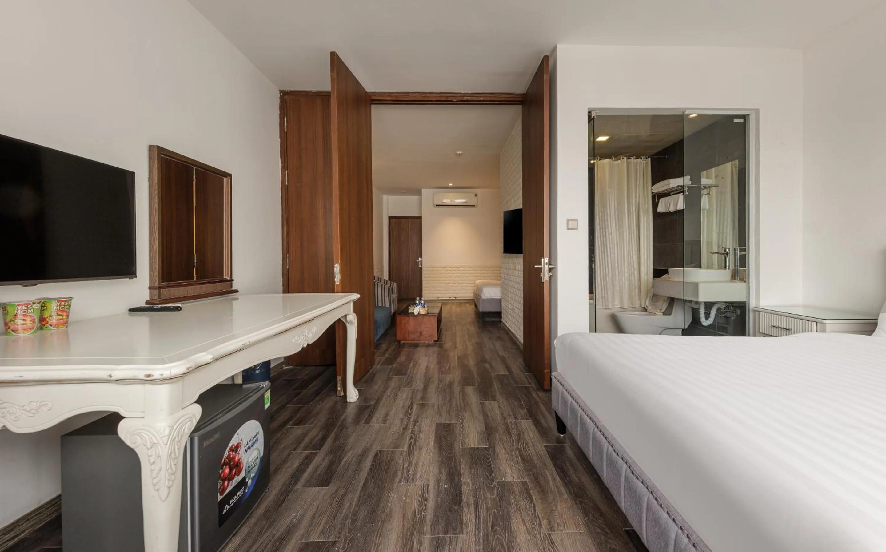 Photo of the whole room, Bed in Collection O Le Grand Hanoi hotel - The Tryst