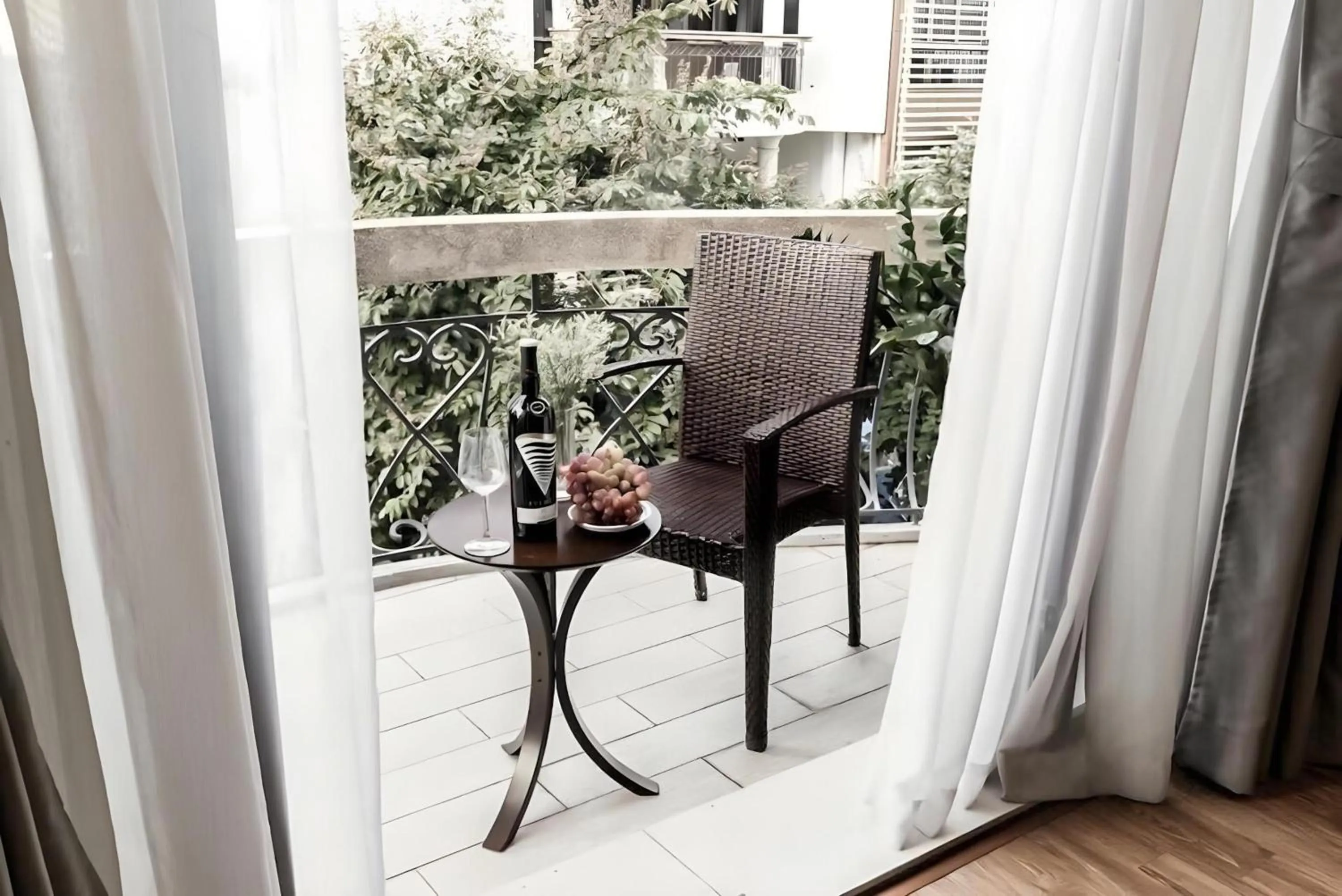 Balcony/Terrace in Collection O Le Grand Hanoi hotel - The Tryst