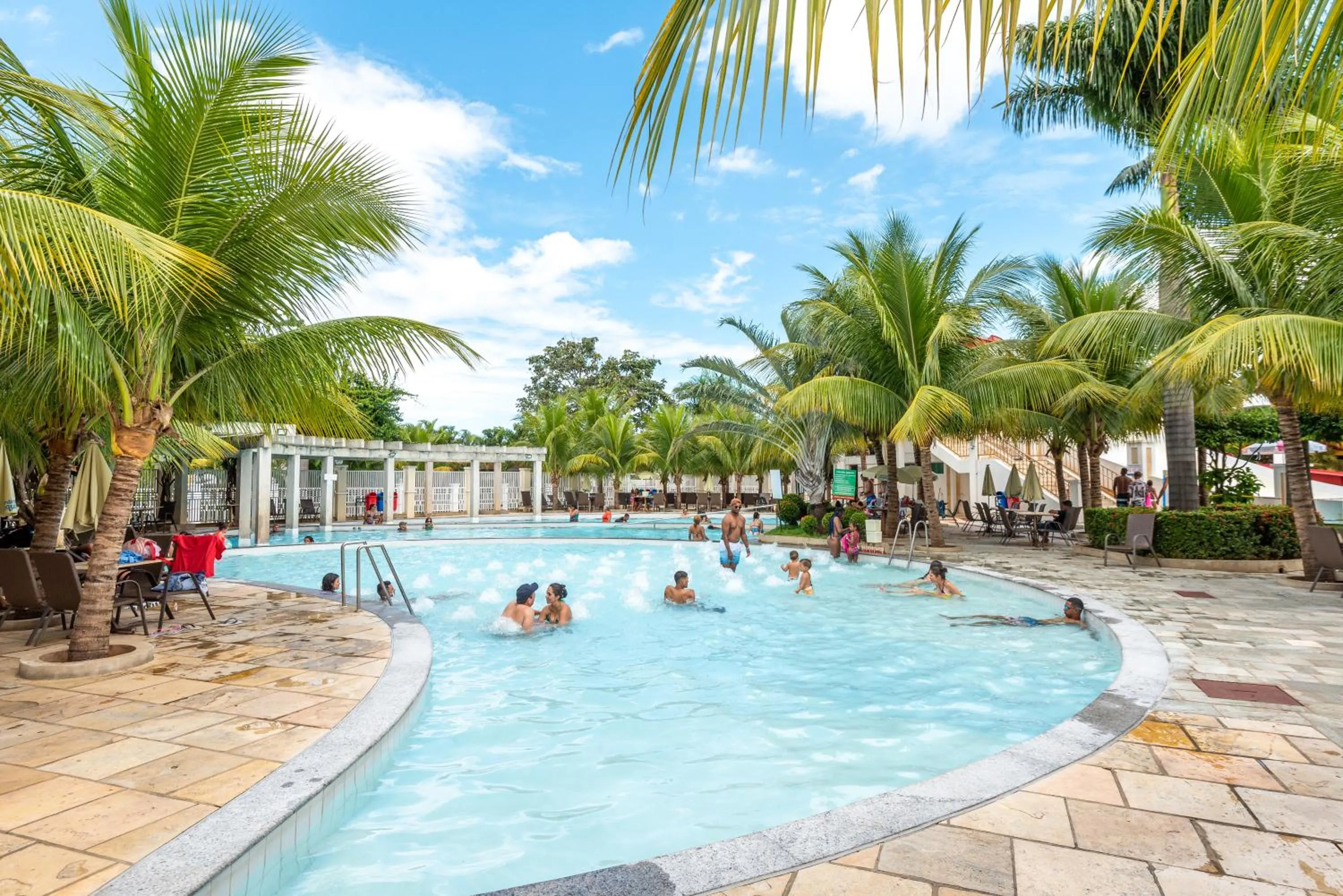 Swimming pool in diRoma Lacqua III direto com o Grupo diRoma com acesso ao Acqua Park e Café da manhã