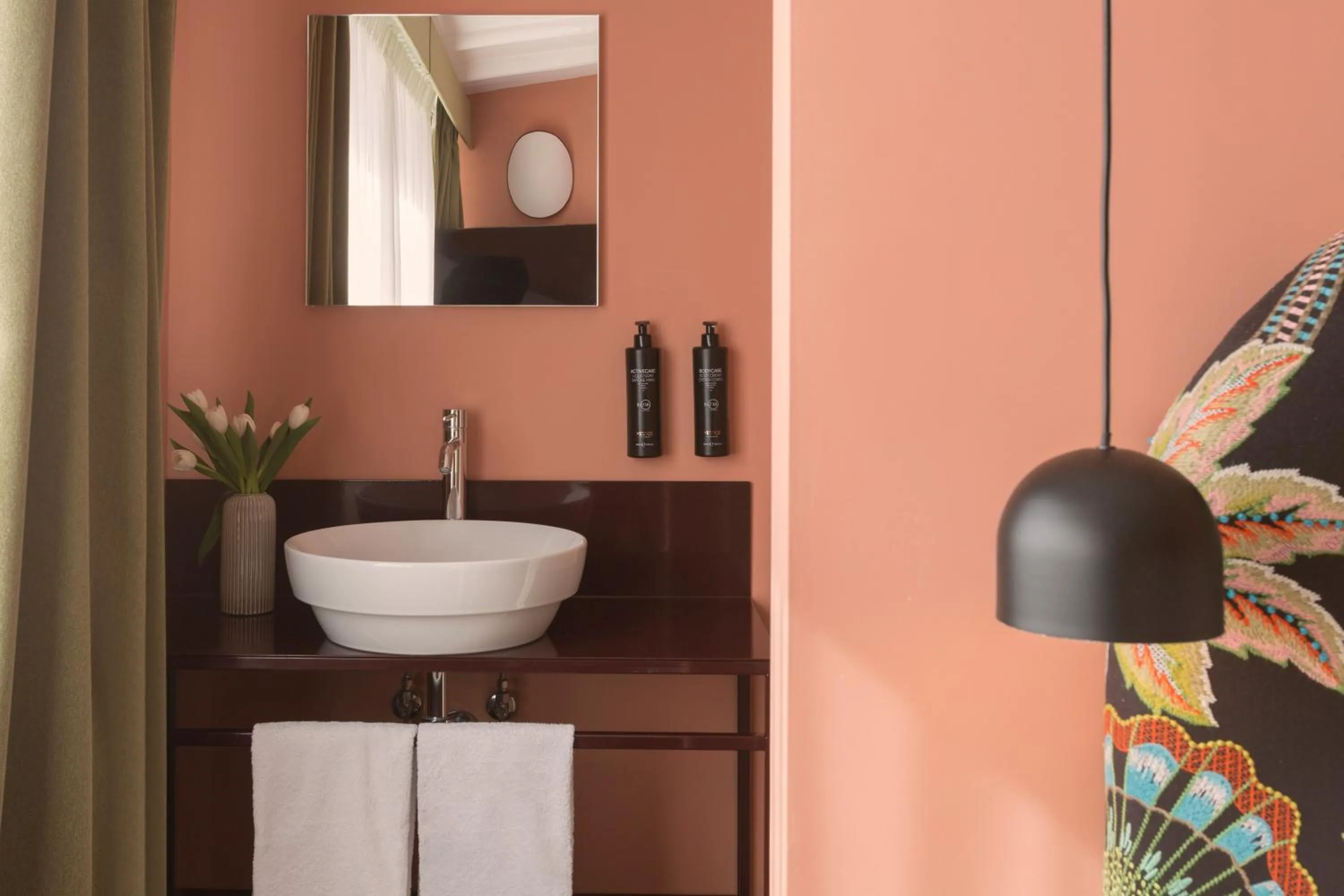 Shower in Barberini Retreat Boutique Hotel