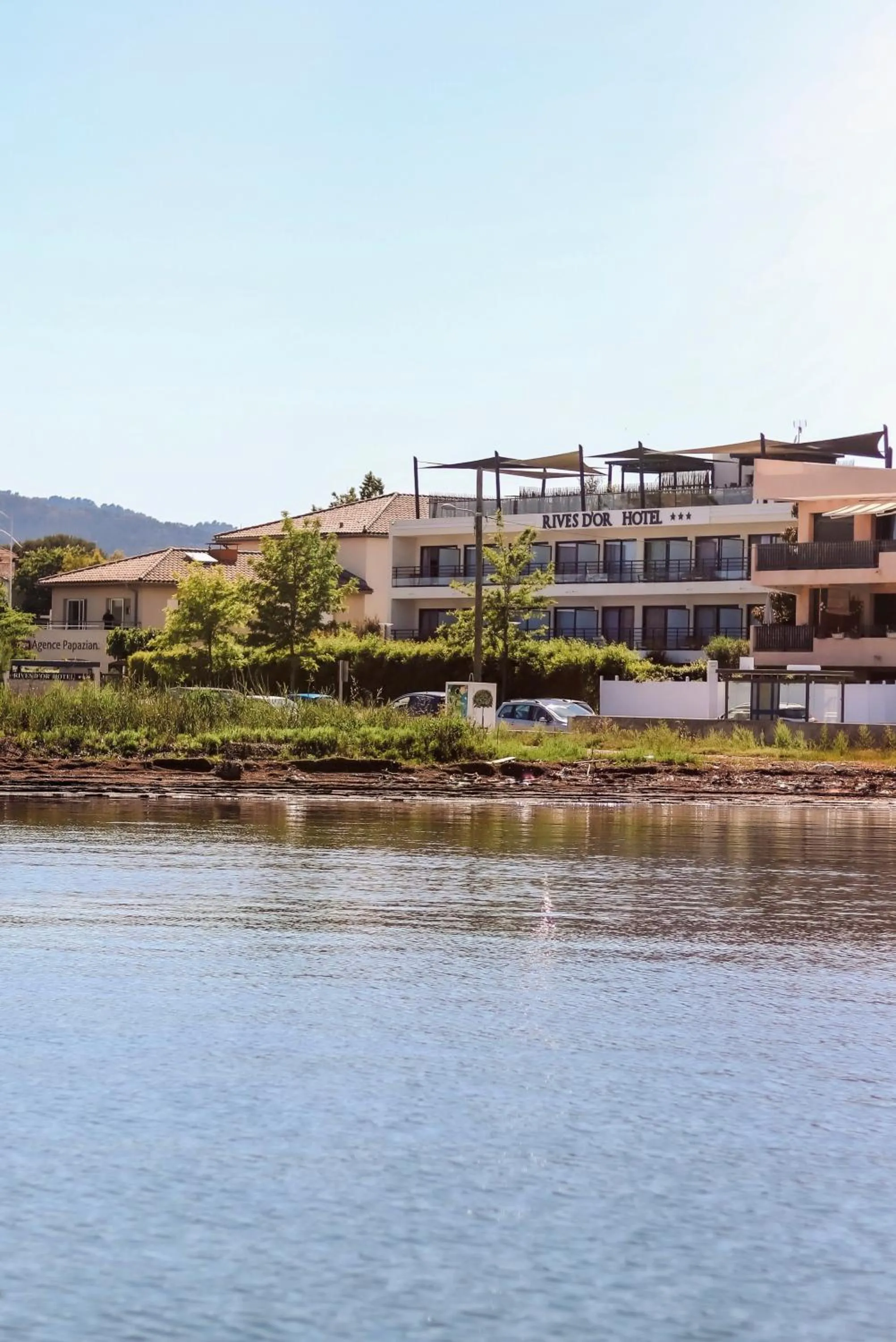 Property building in Rives d'Or Hôtel