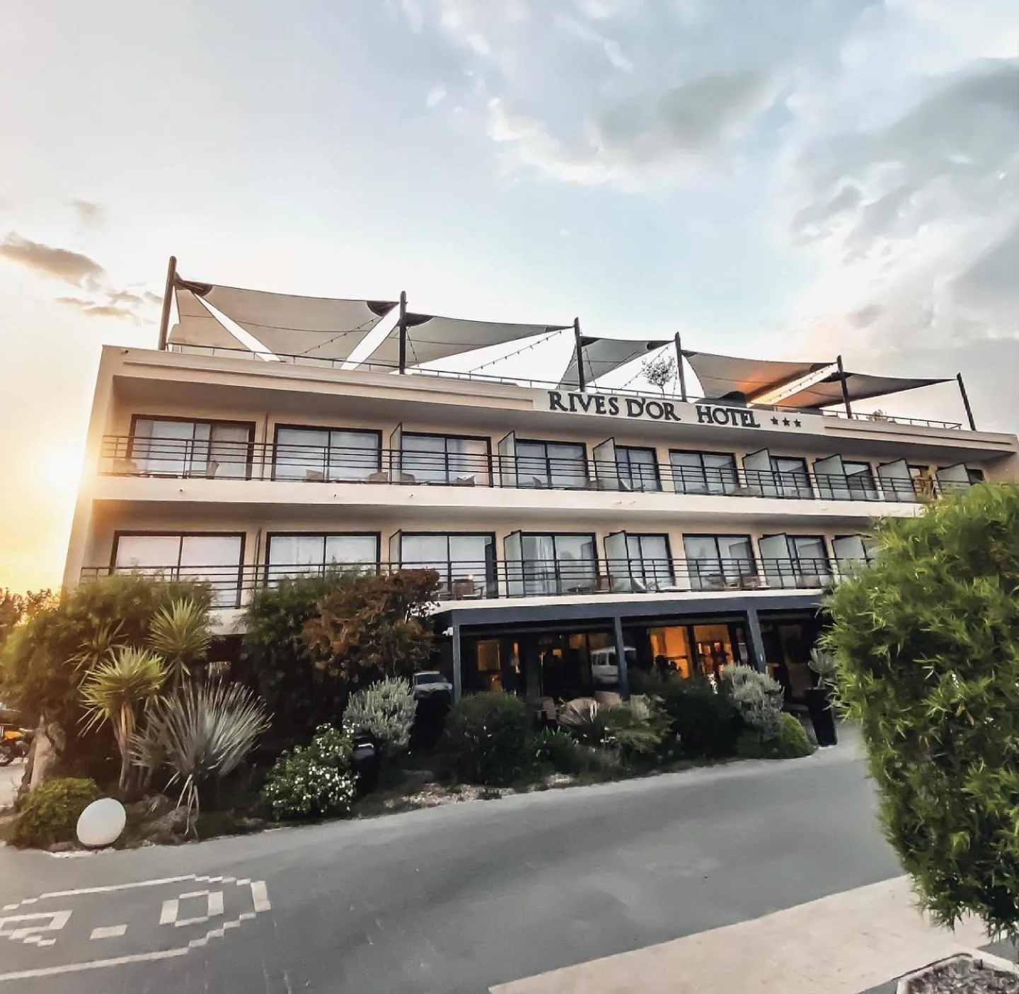 Property building in Rives d'Or Hôtel