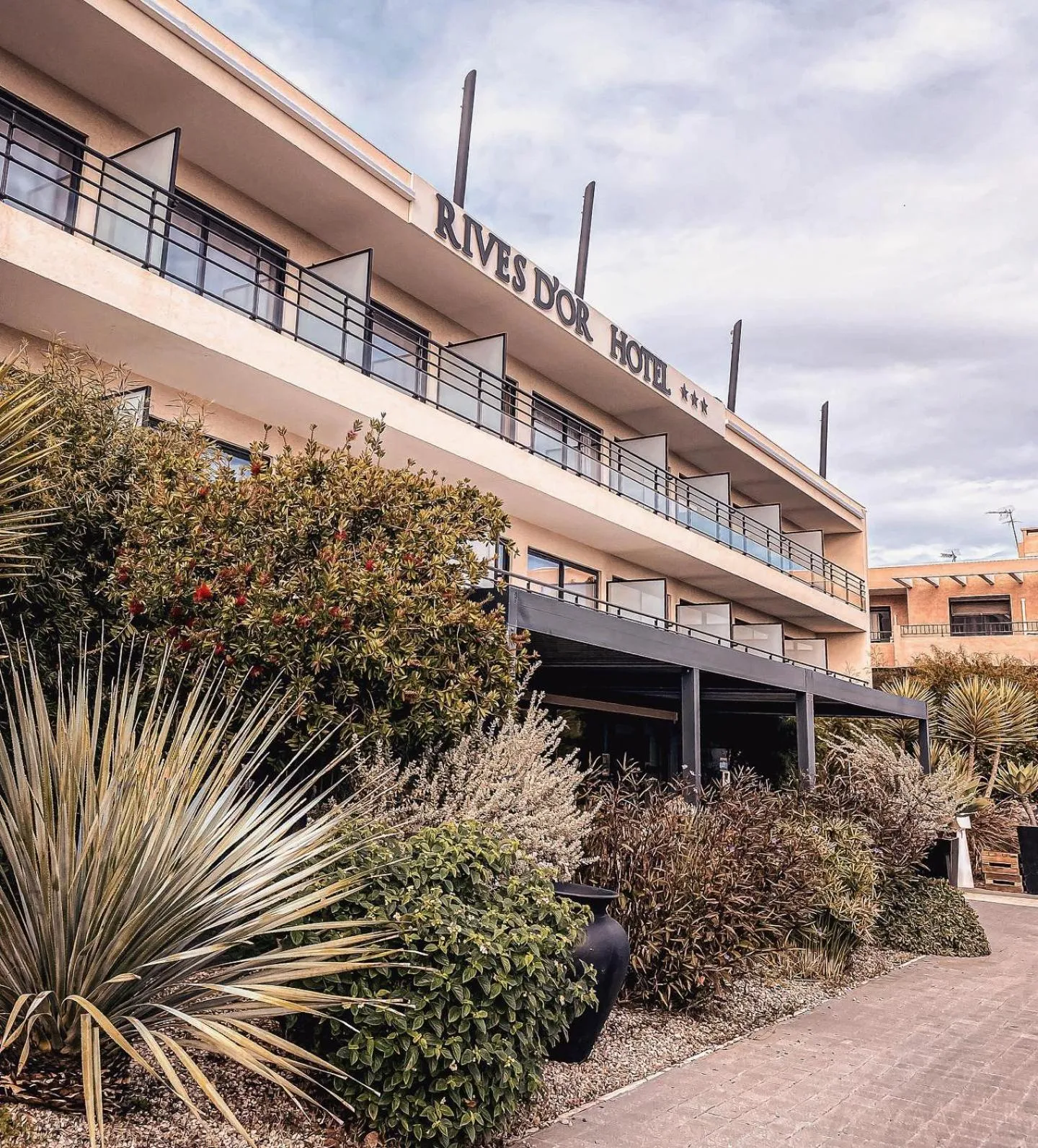 Property building in Rives d'Or Hôtel