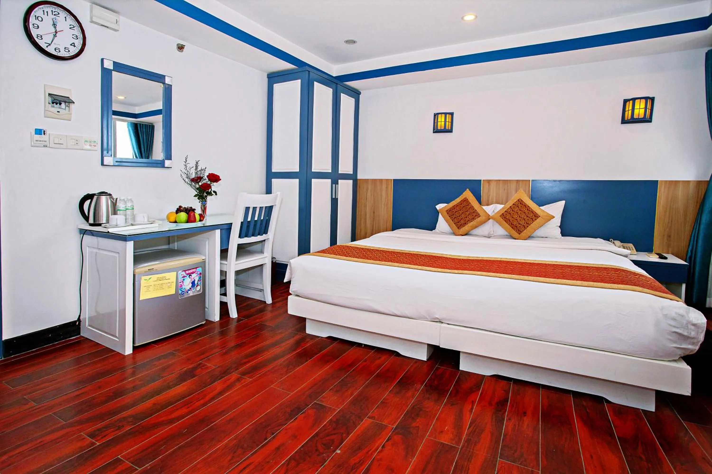 Property building, Bed in Golden Rain 2 Hotel Nha Trang Beach