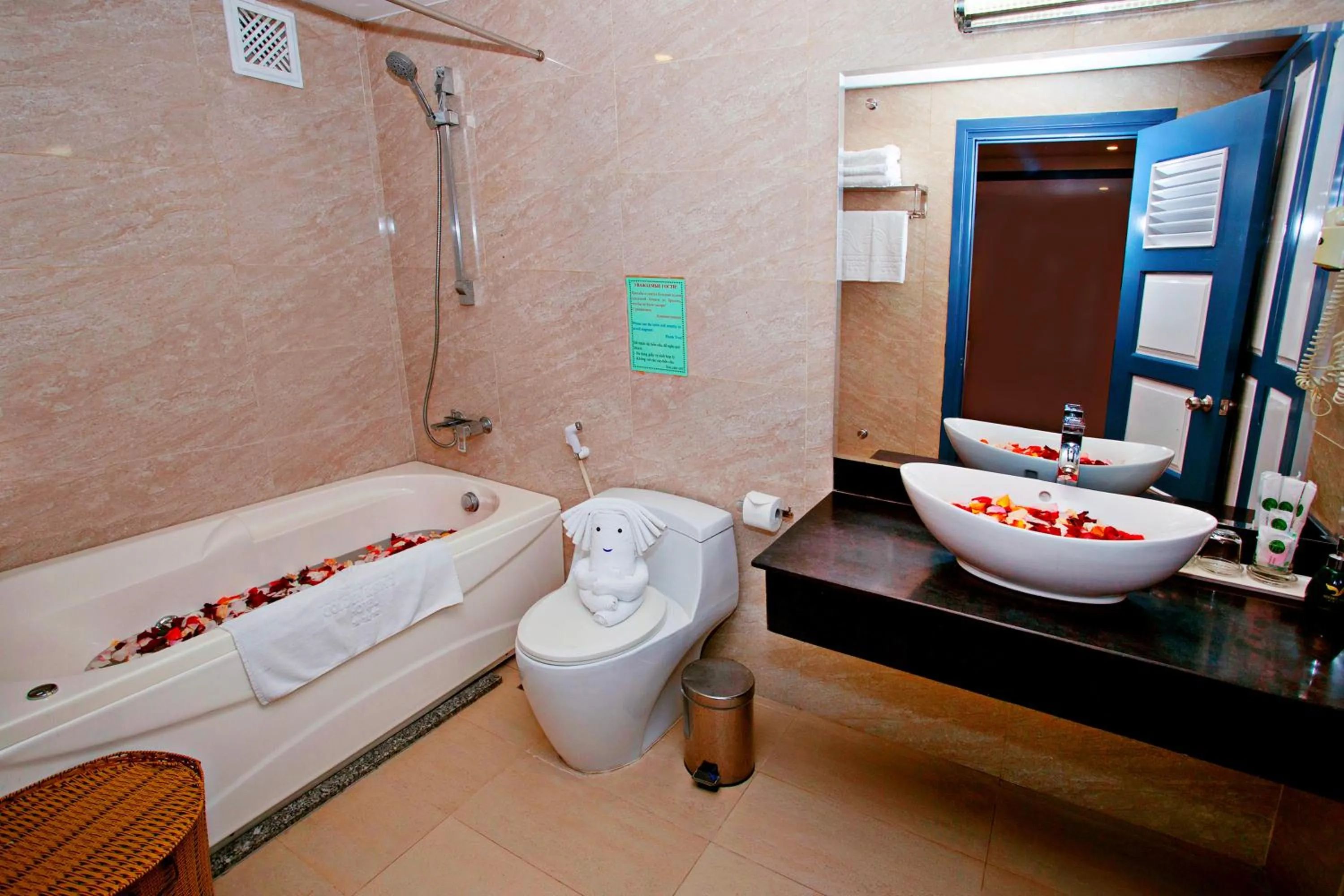 Property building in Golden Rain 2 Hotel Nha Trang Beach