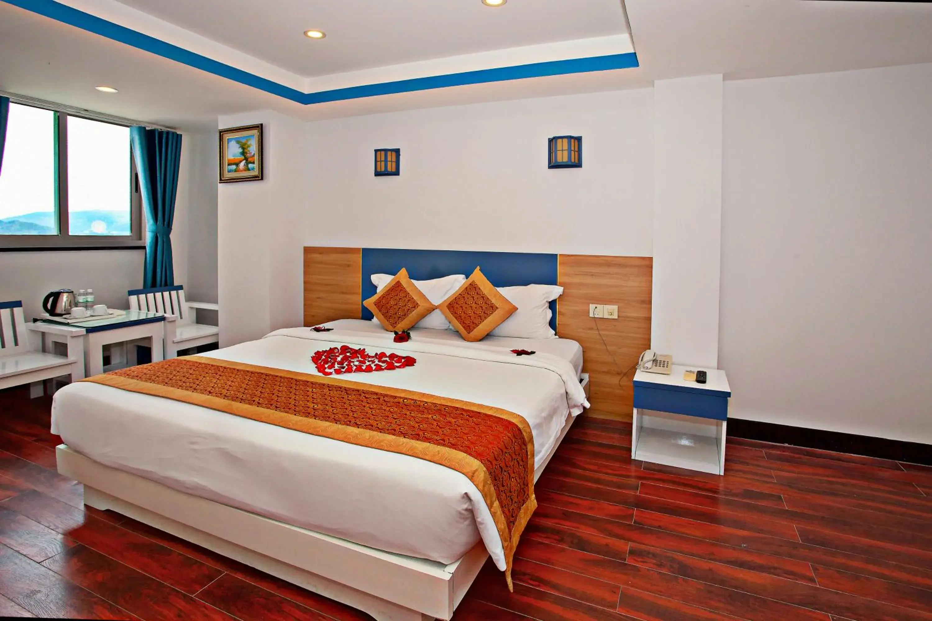 Deluxe Double or Twin Room with Sea View in Golden Rain 2 Hotel Nha Trang Beach Deluxe Double or Twin Room with Sea View in Golden Rain 2 Hotel Nha Trang Beach