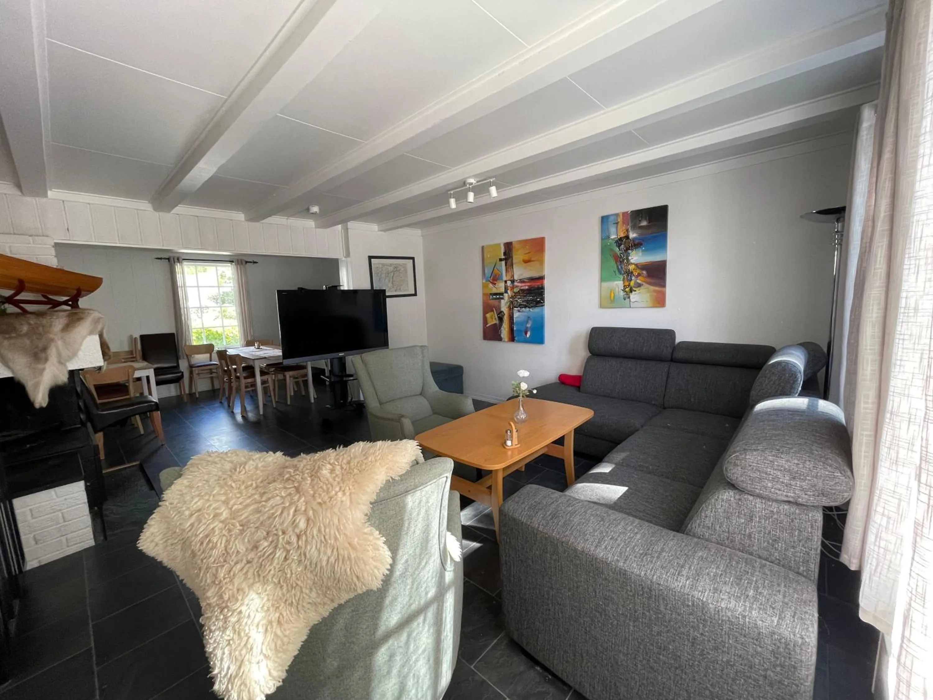 Seating area in Jondal Hotel