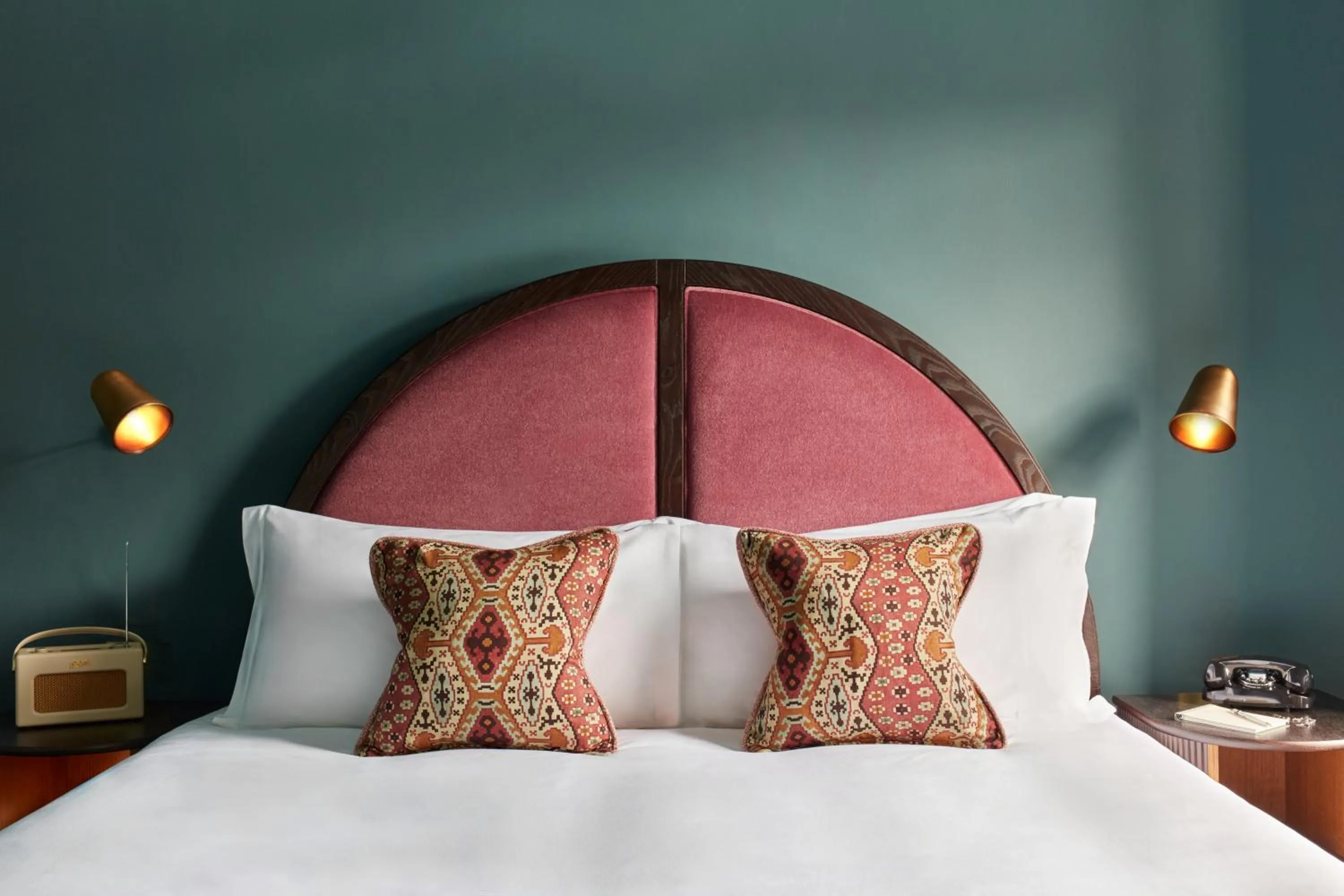 Bedroom, Bed in The Hoxton, Edinburgh