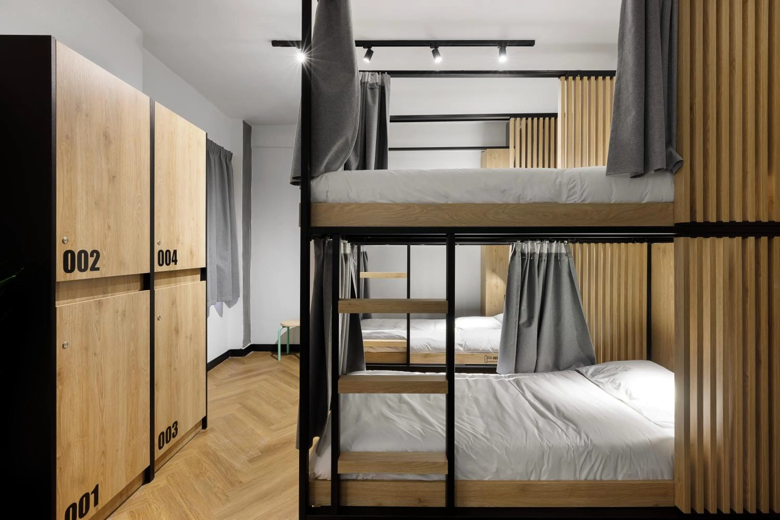 Photo of the whole room, Bed in Retroverse Hostel