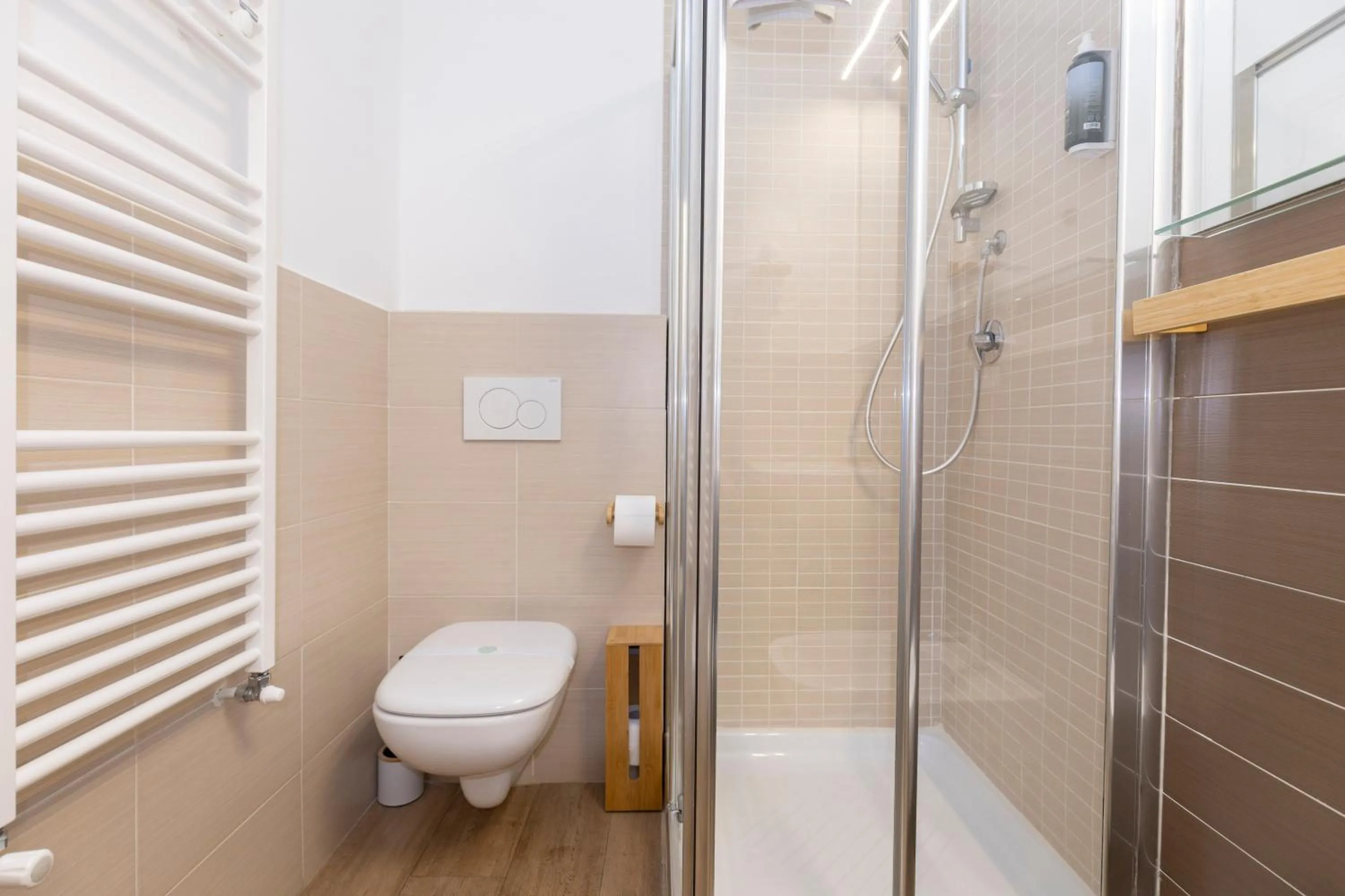 Shower in La Loggia de' Banchi