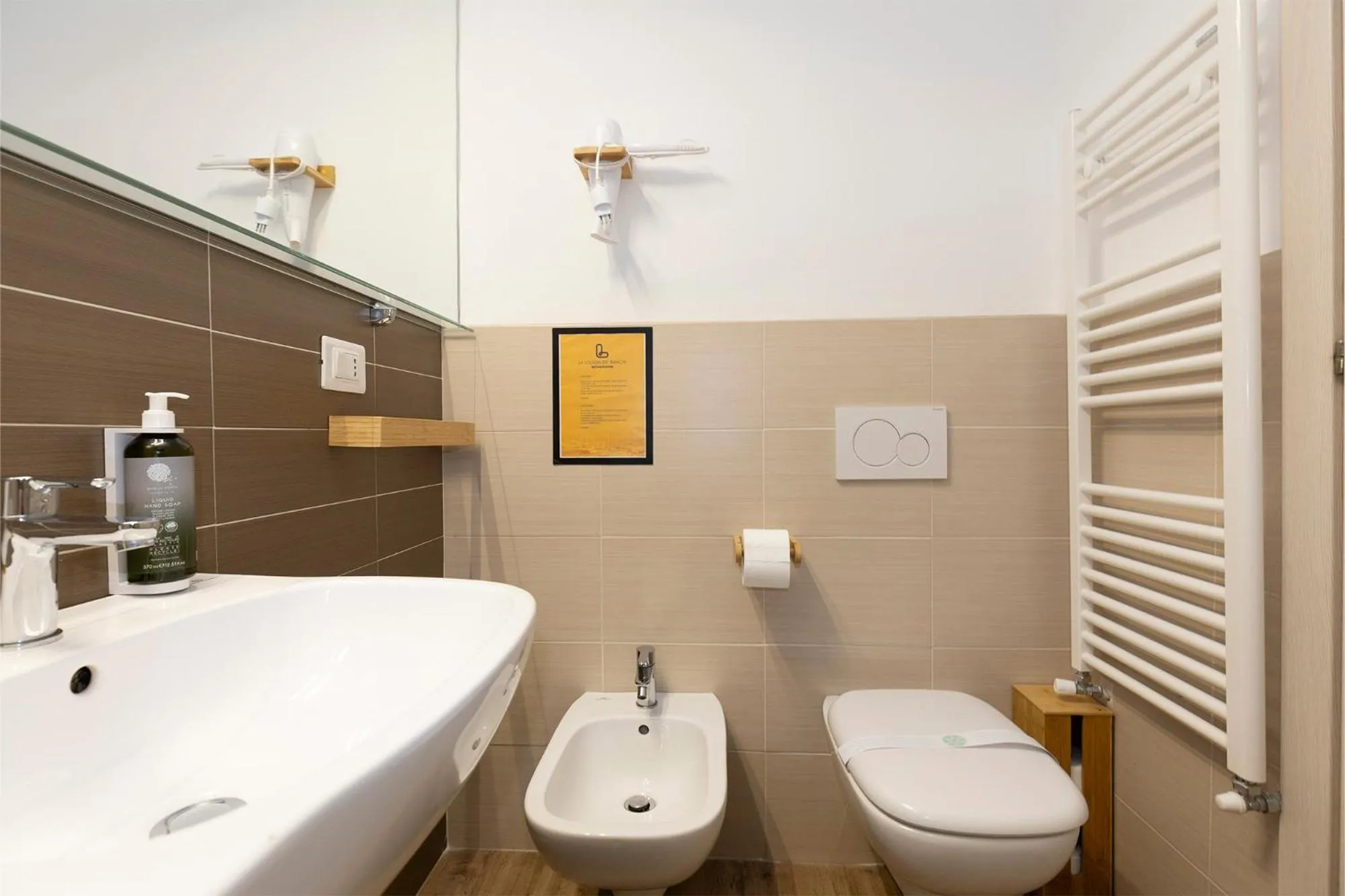 Shower in La Loggia de' Banchi