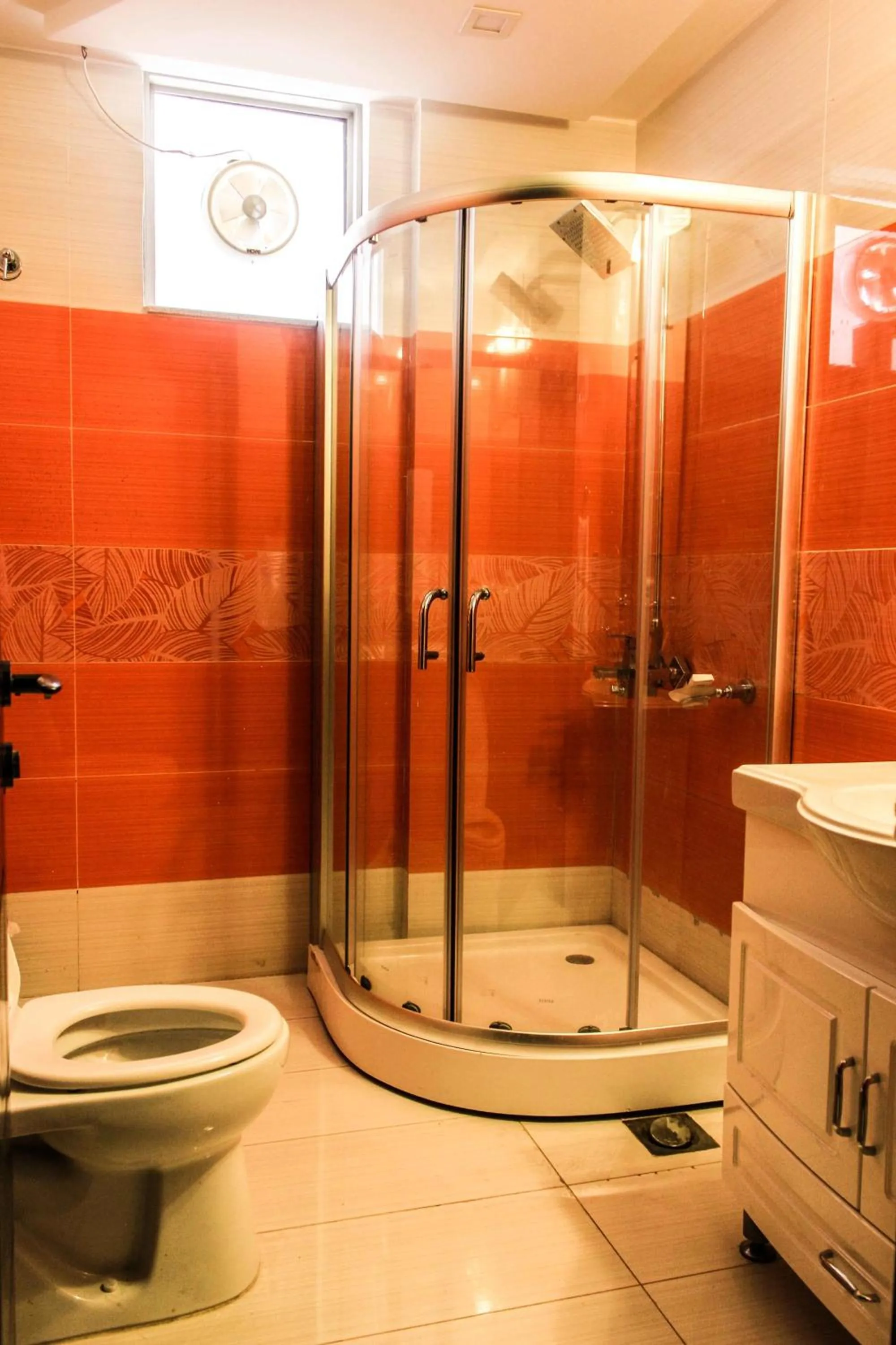 Bathroom in Gofas Lodge