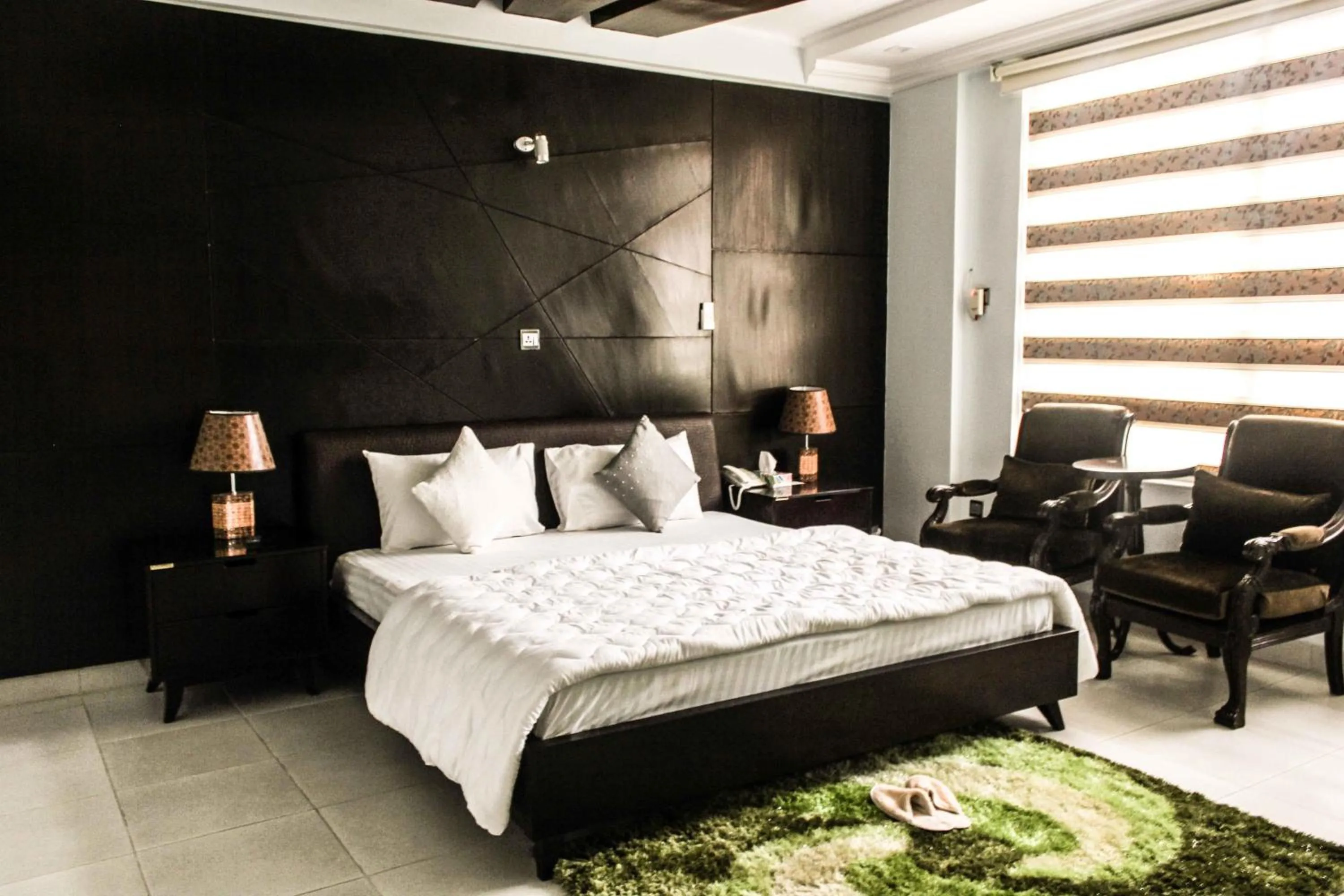 Photo of the whole room, Bed in Gofas Lodge