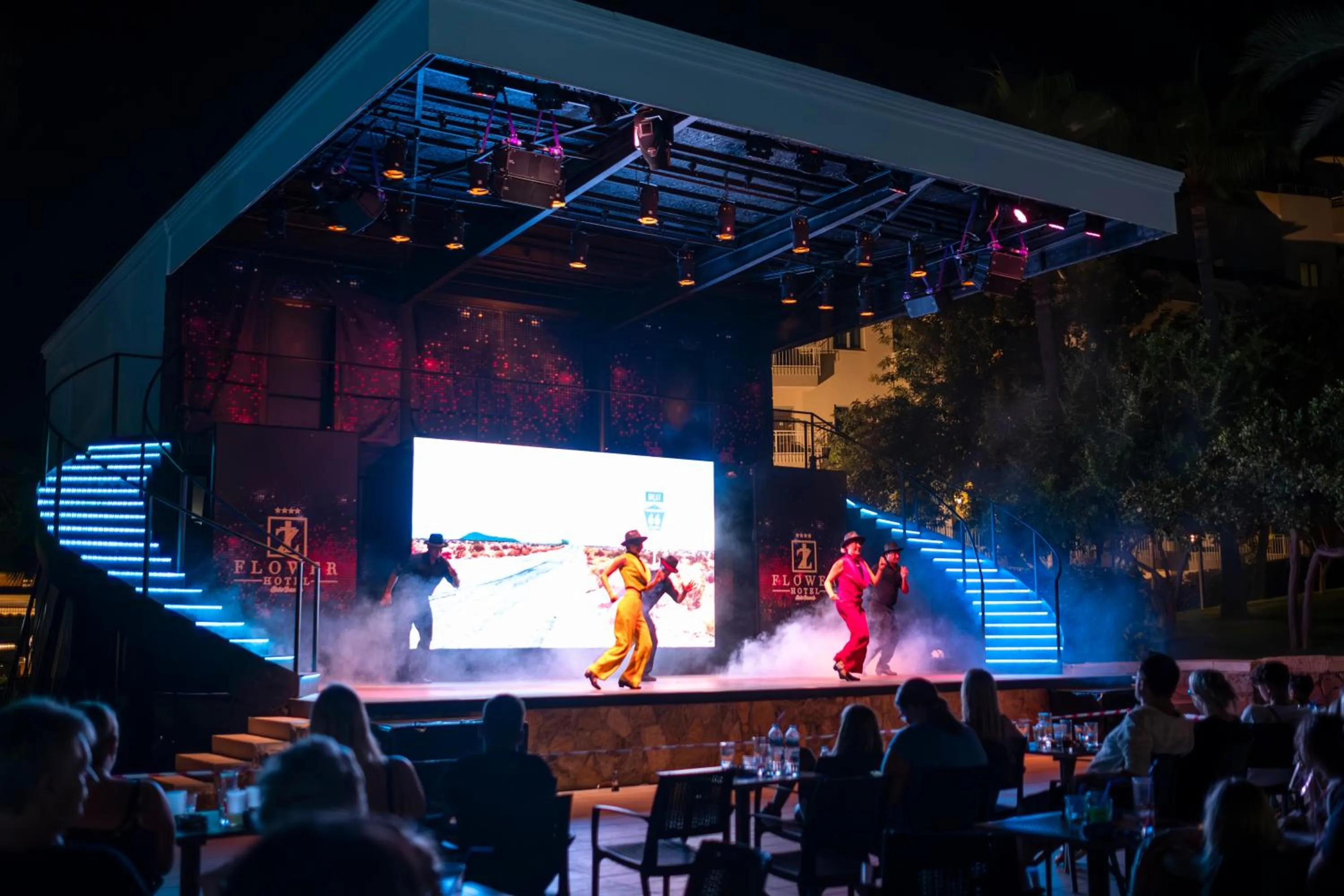 Iz Flower Side Beach Hotel