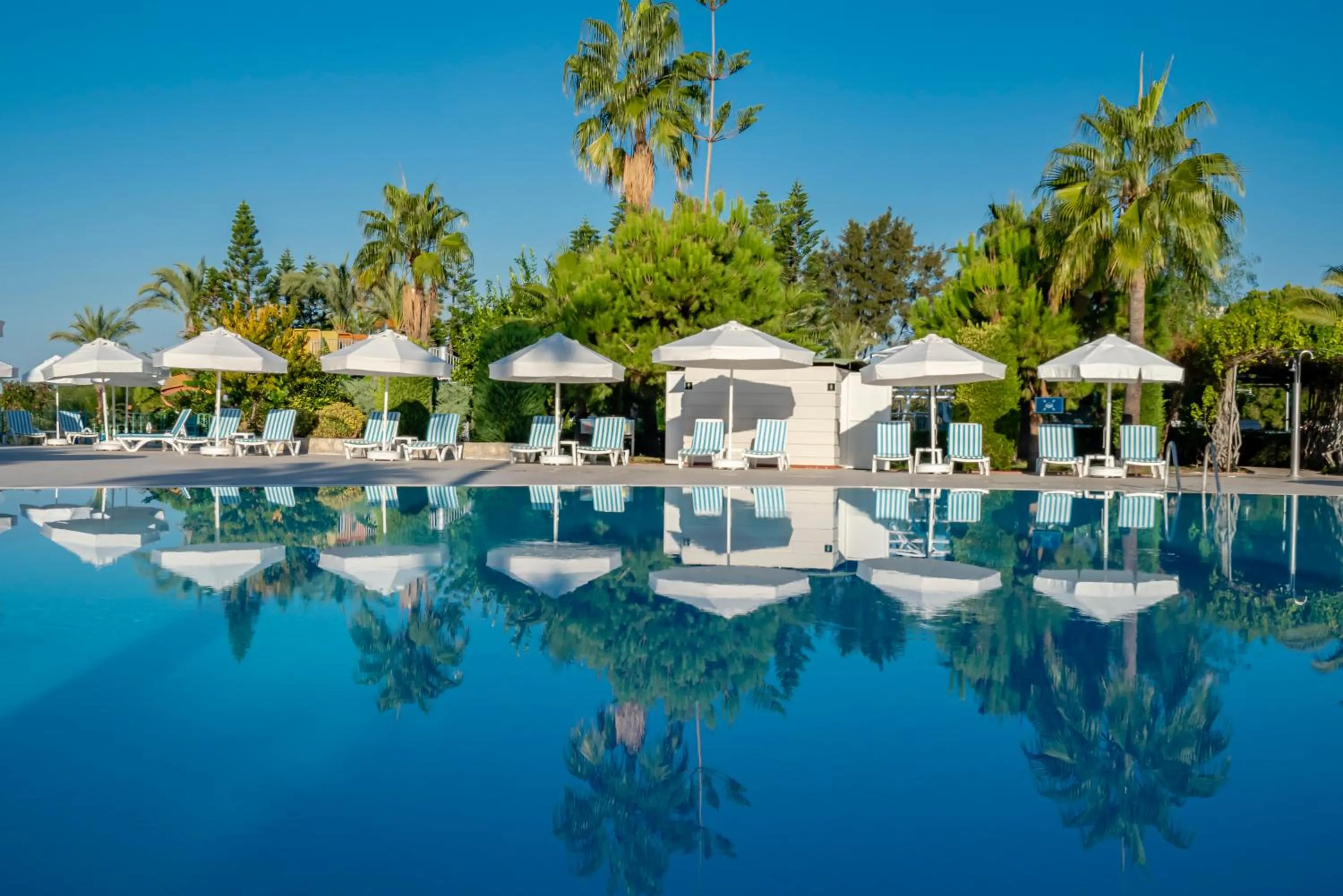 Swimming pool in Iz Flower Side Beach Hotel