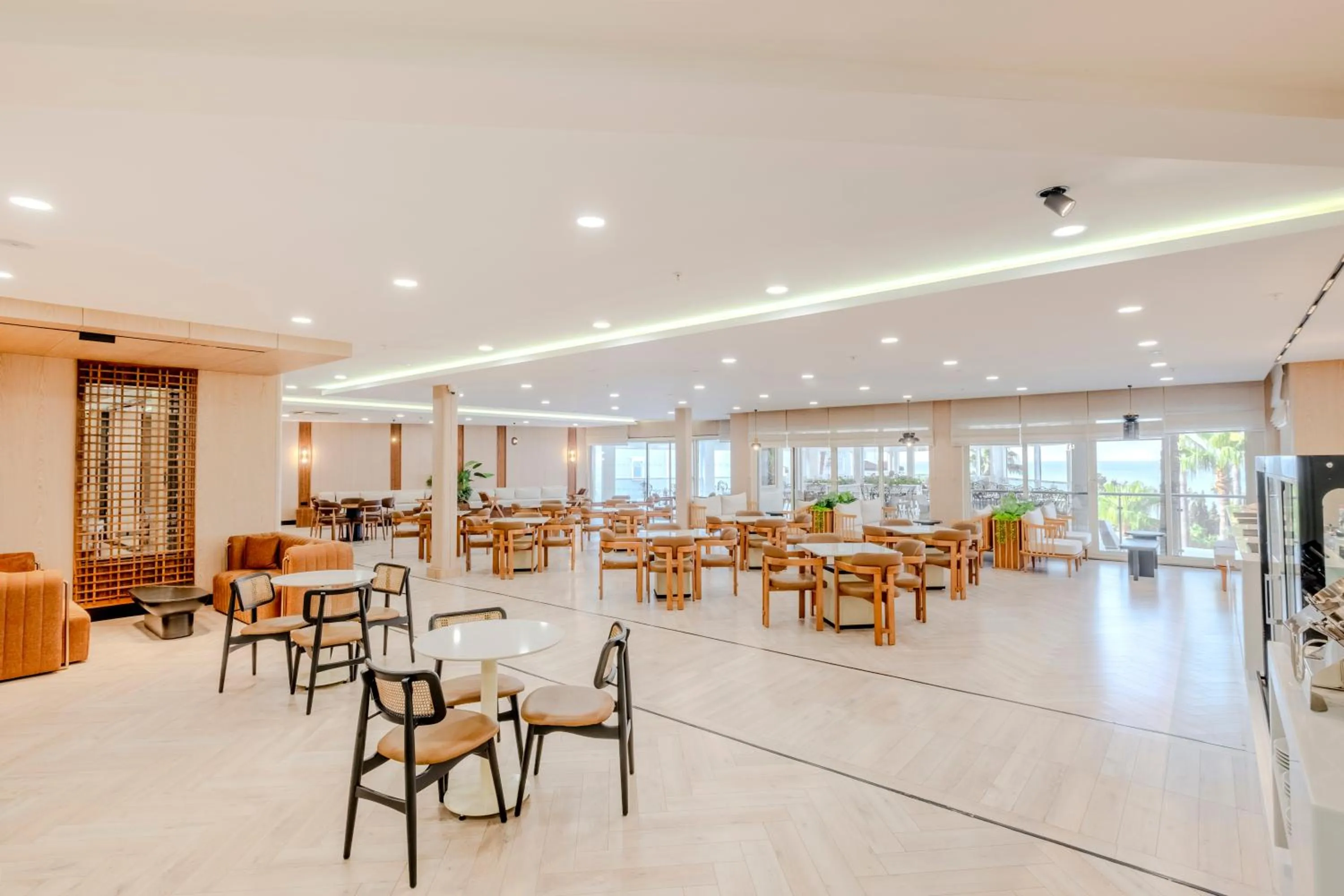 Iz Flower Side Beach Hotel