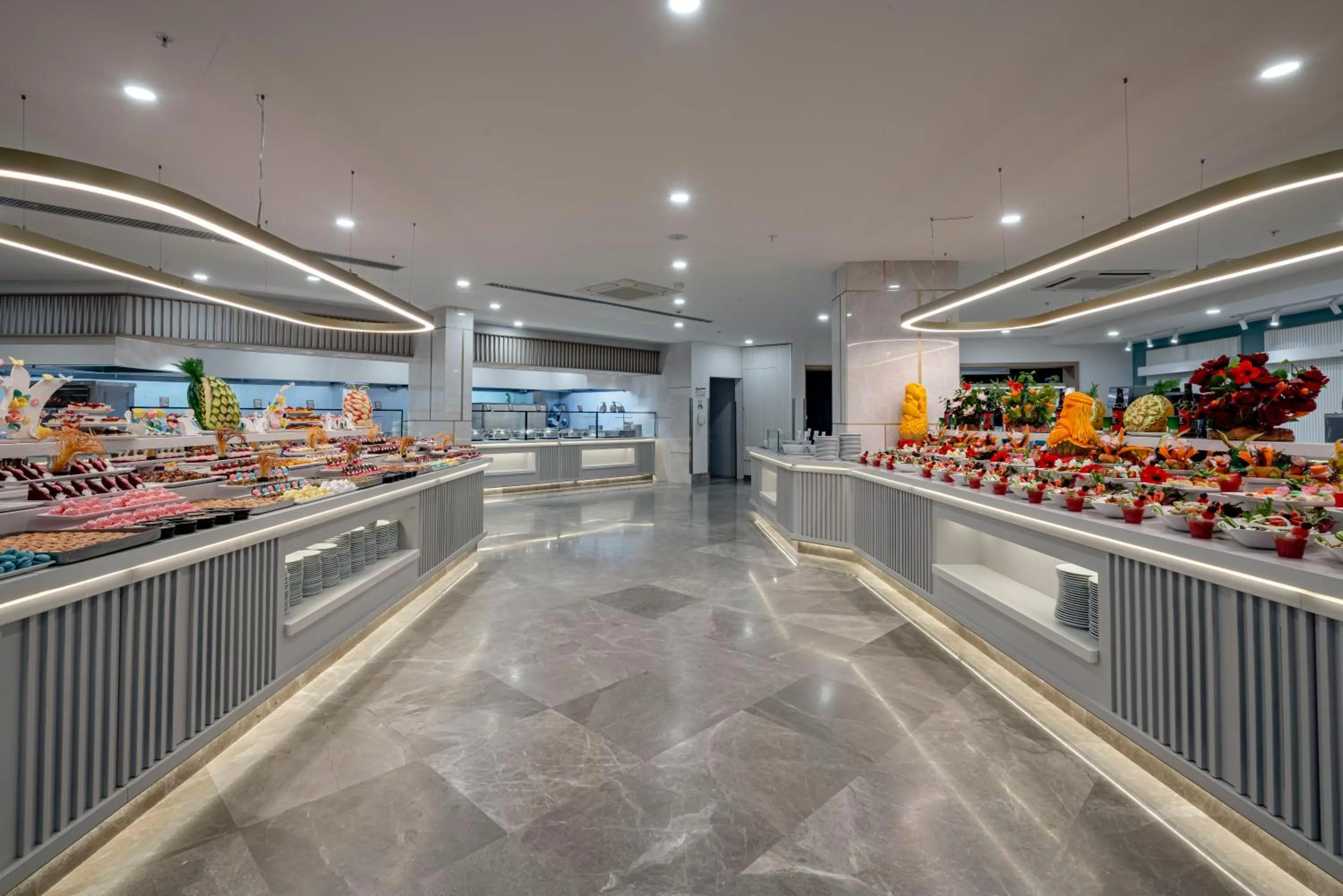 Restaurant/places to eat in Iz Flower Side Beach Hotel