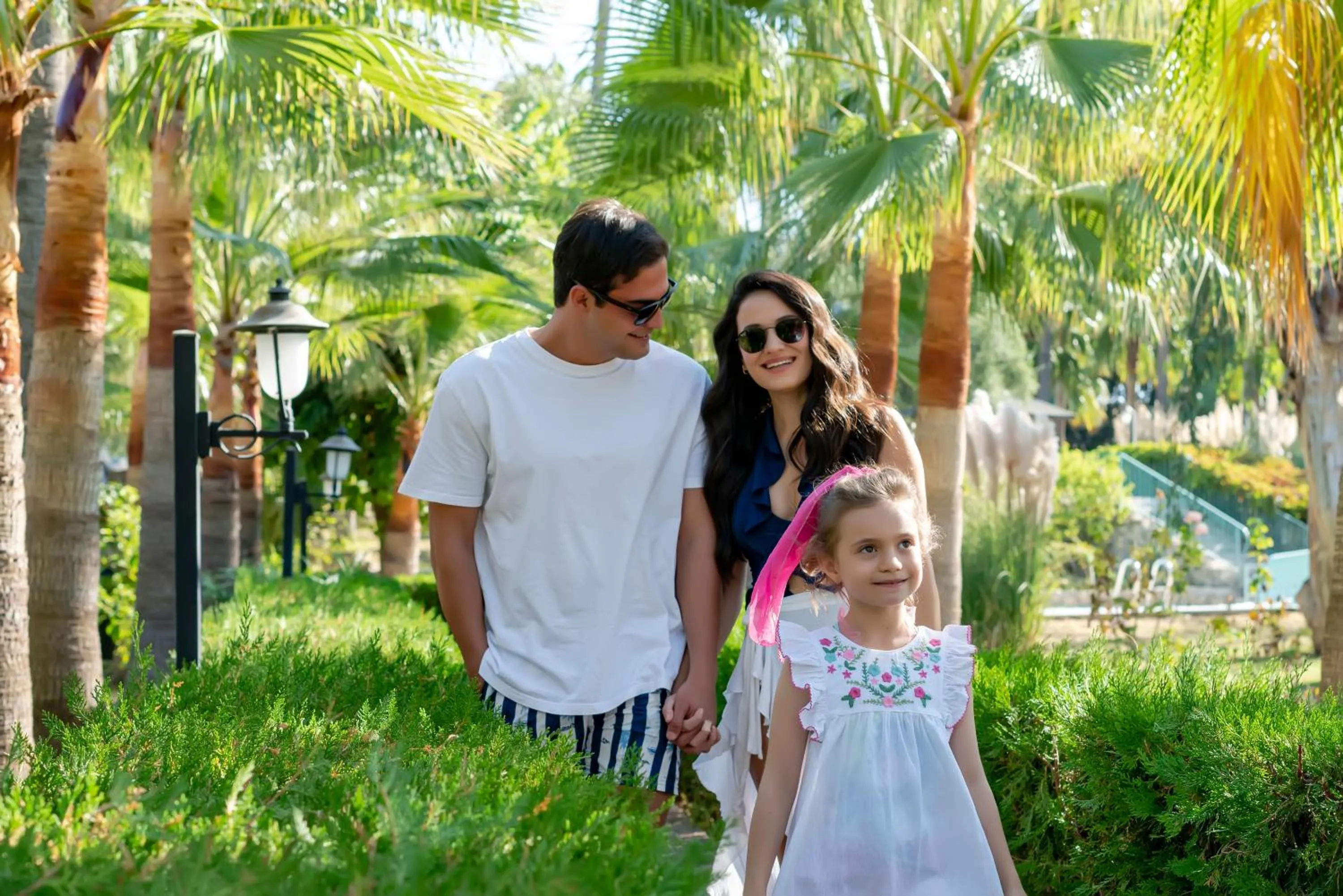 Iz Flower Side Beach Hotel