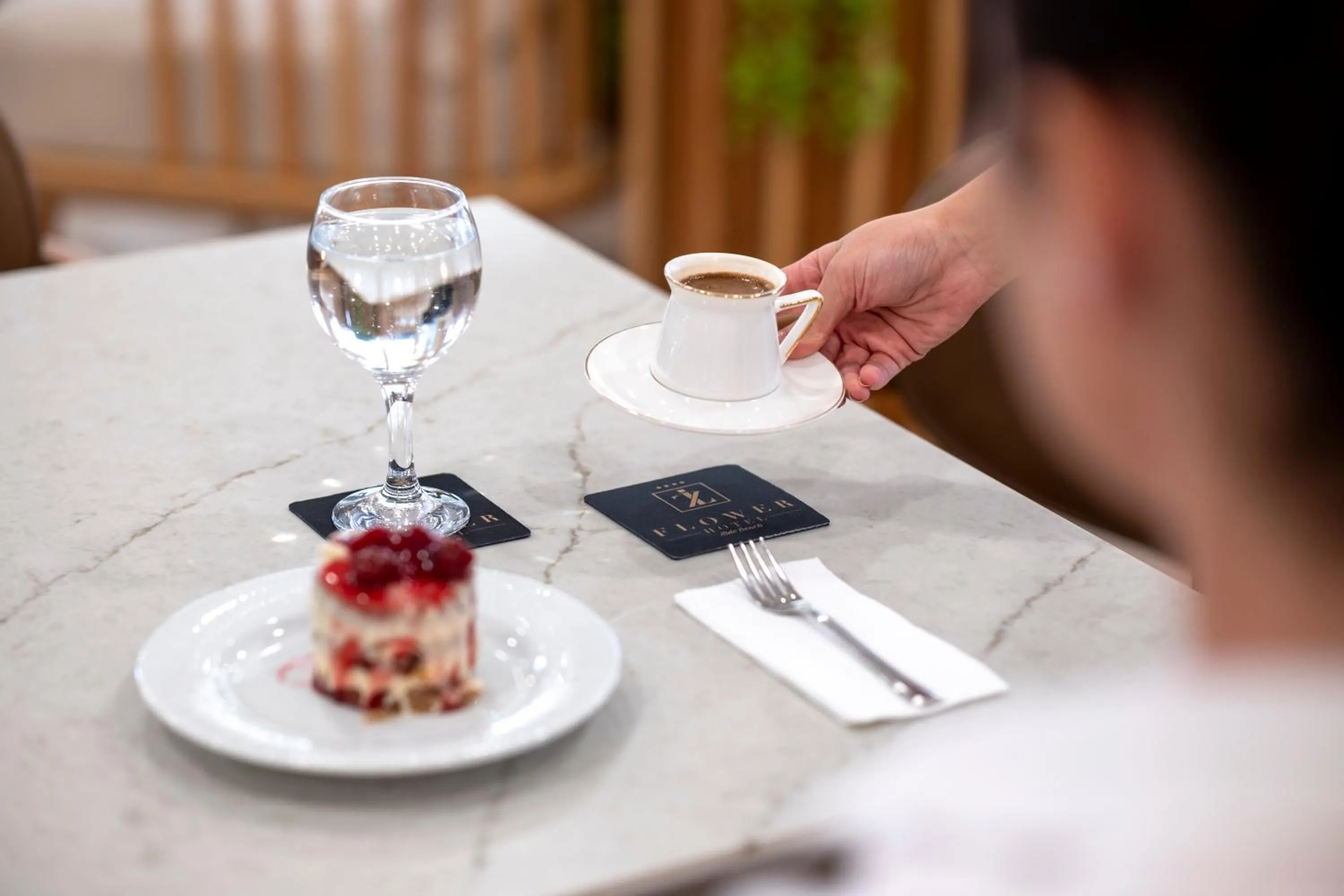 Iz Flower Side Beach Hotel