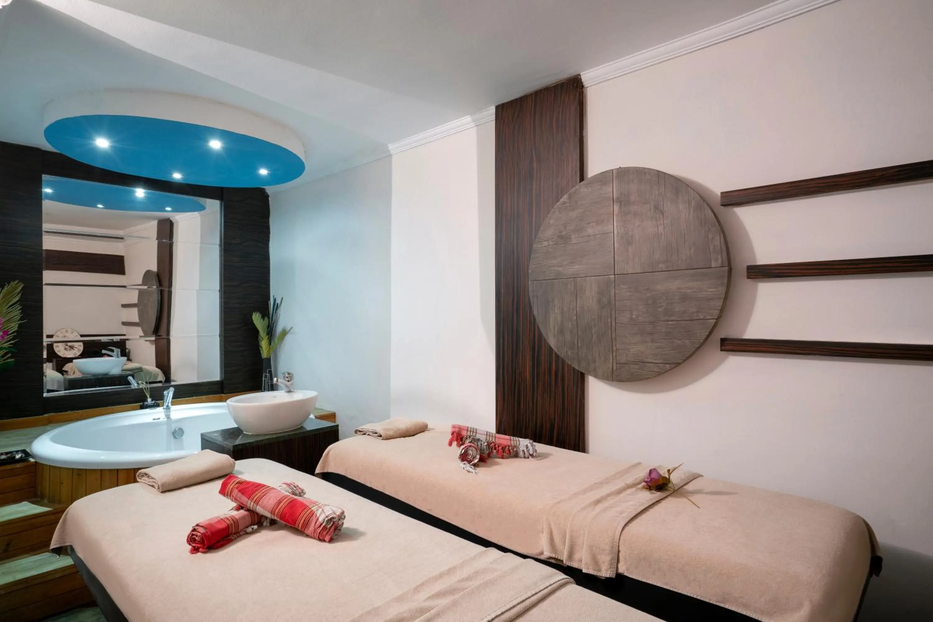 Bed in Iz Flower Side Beach Hotel