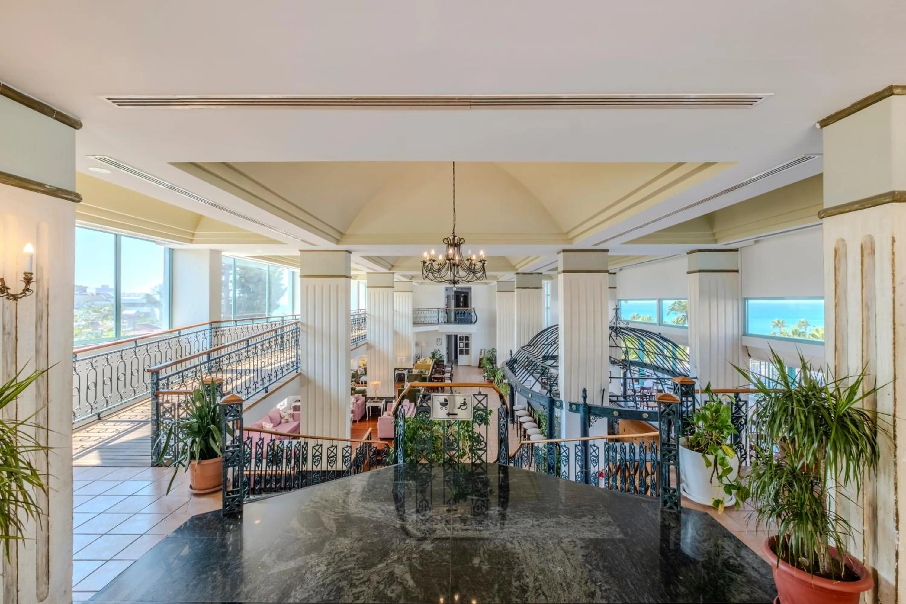 Iz Flower Side Beach Hotel