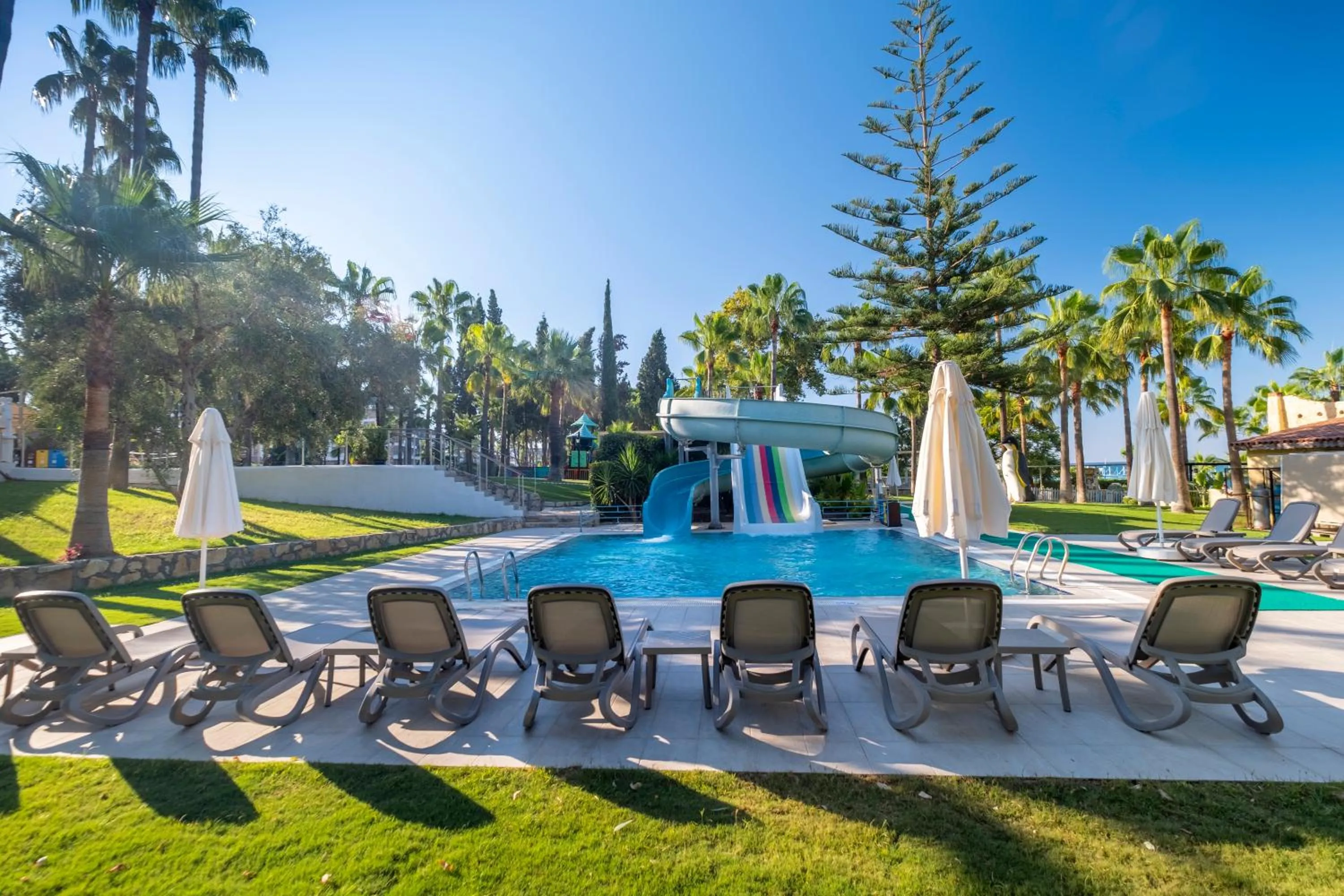 Iz Flower Side Beach Hotel