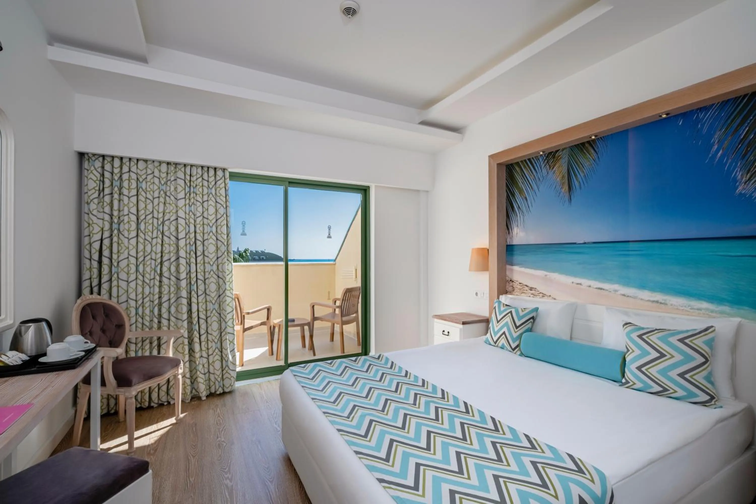 Sea view, Bed in Iz Flower Side Beach Hotel