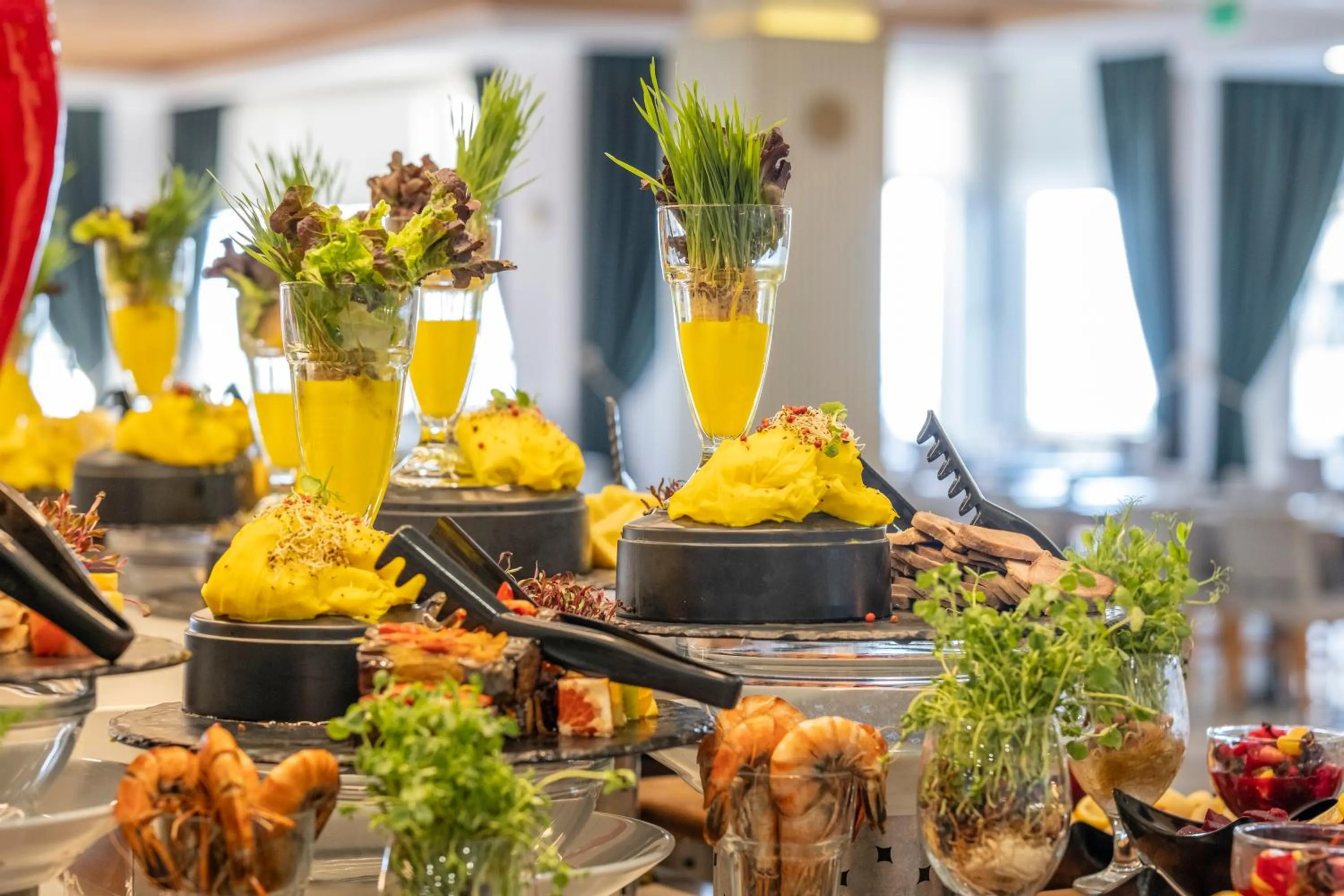 Iz Flower Side Beach Hotel