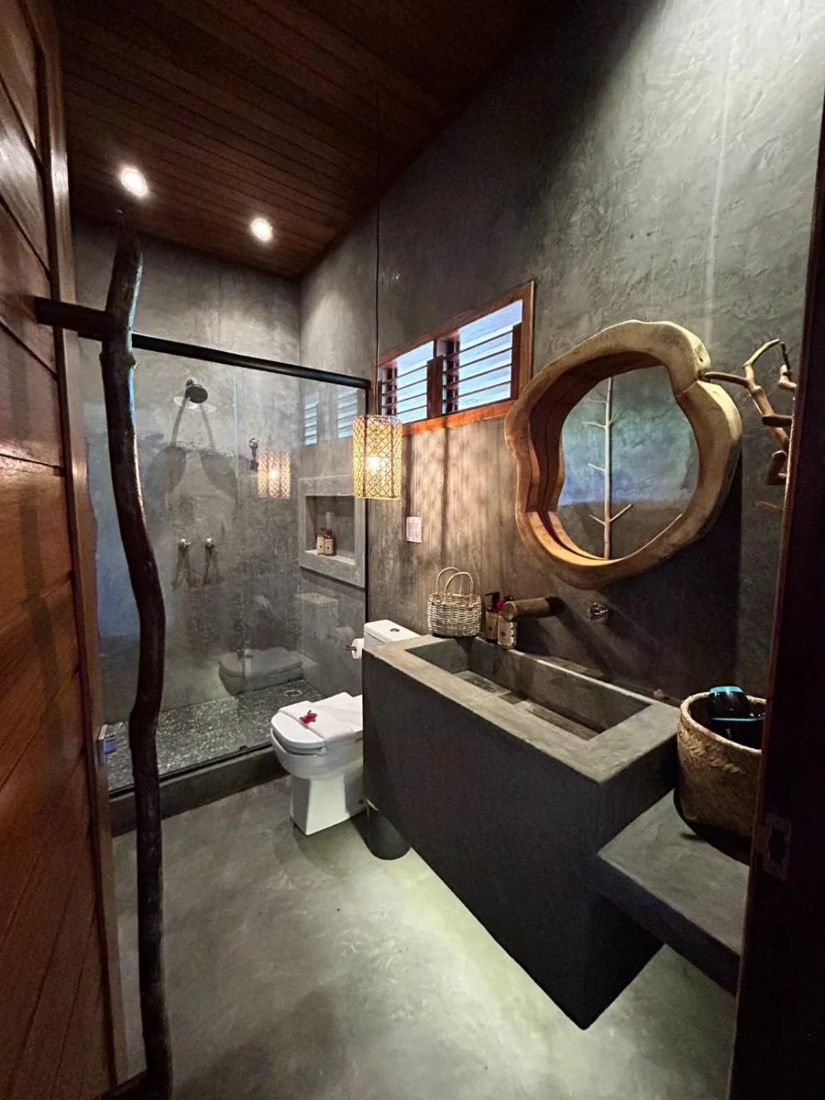 Shower in Villa Pantai Boutique Hotel Atins