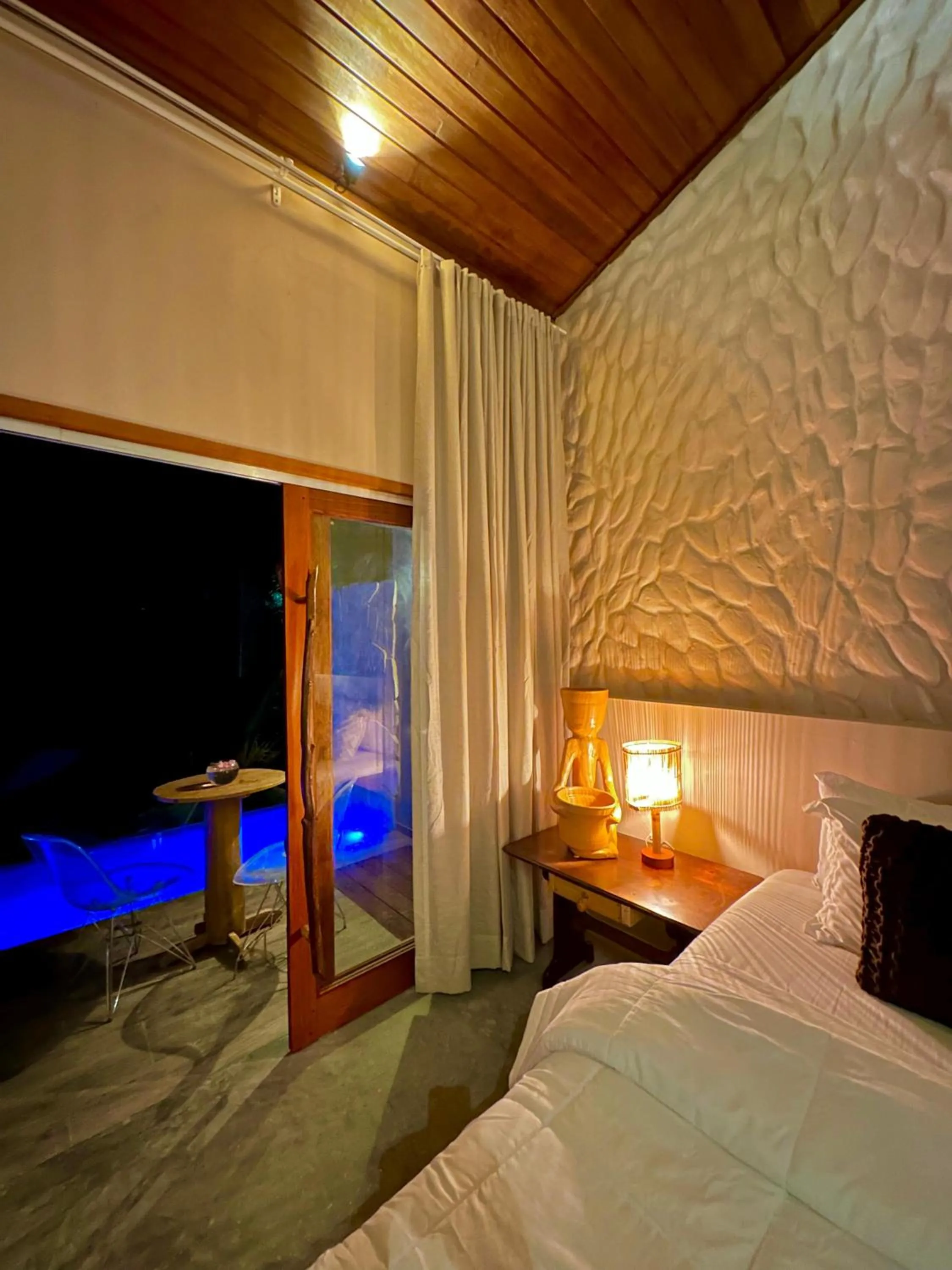 Bed in Villa Pantai Boutique Hotel Atins