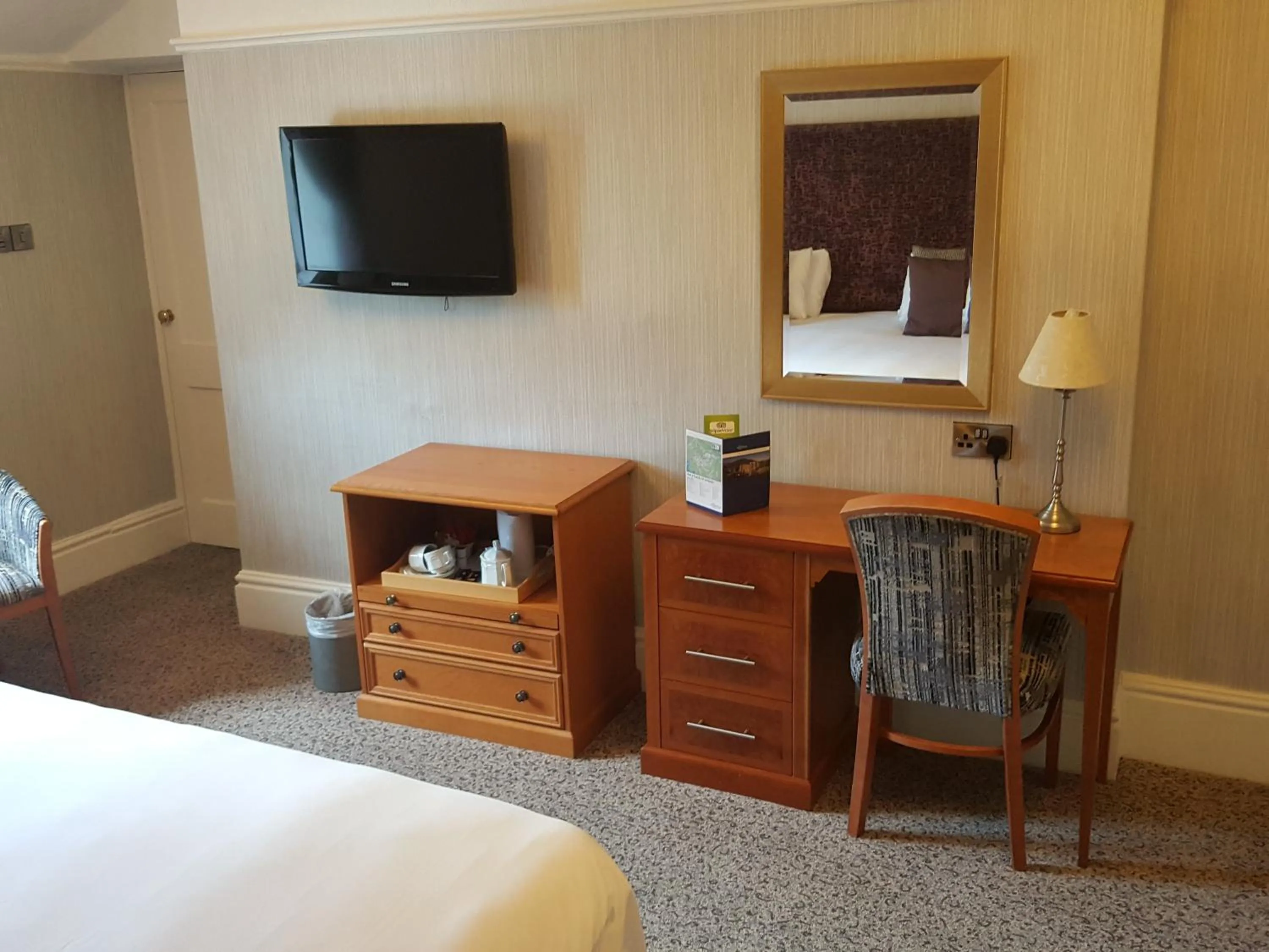 TV and multimedia, Bed in Keswick Country House Hotel