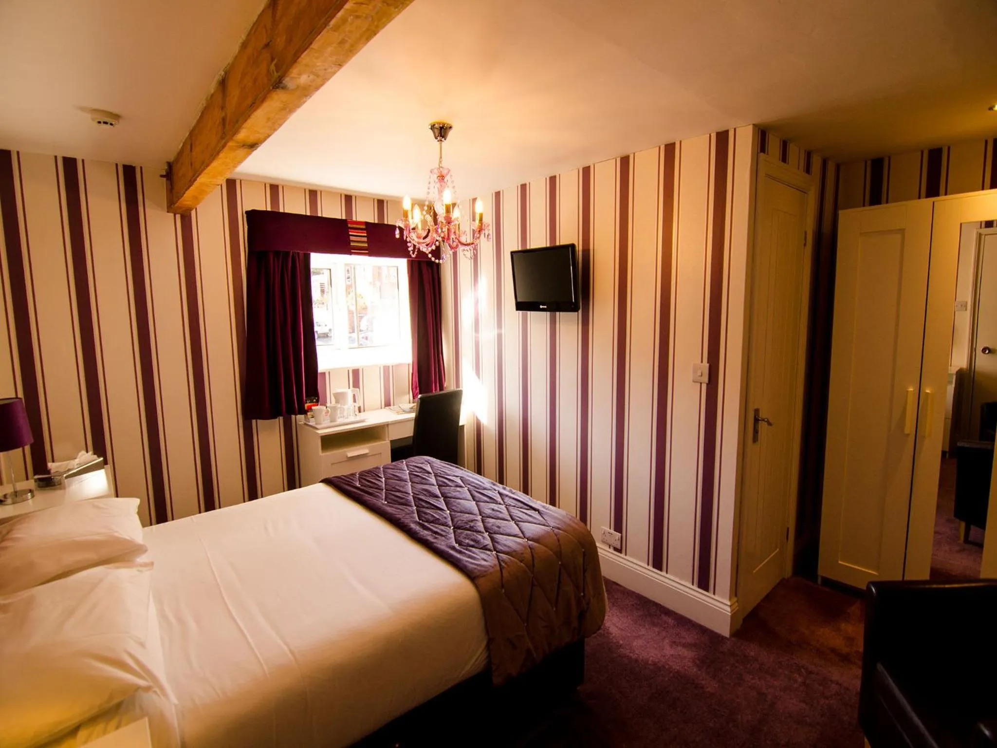 Bedroom, Bed in Arundel House