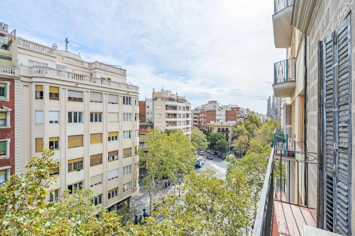 Avenida Gaudí View 2-Min to Sagrada