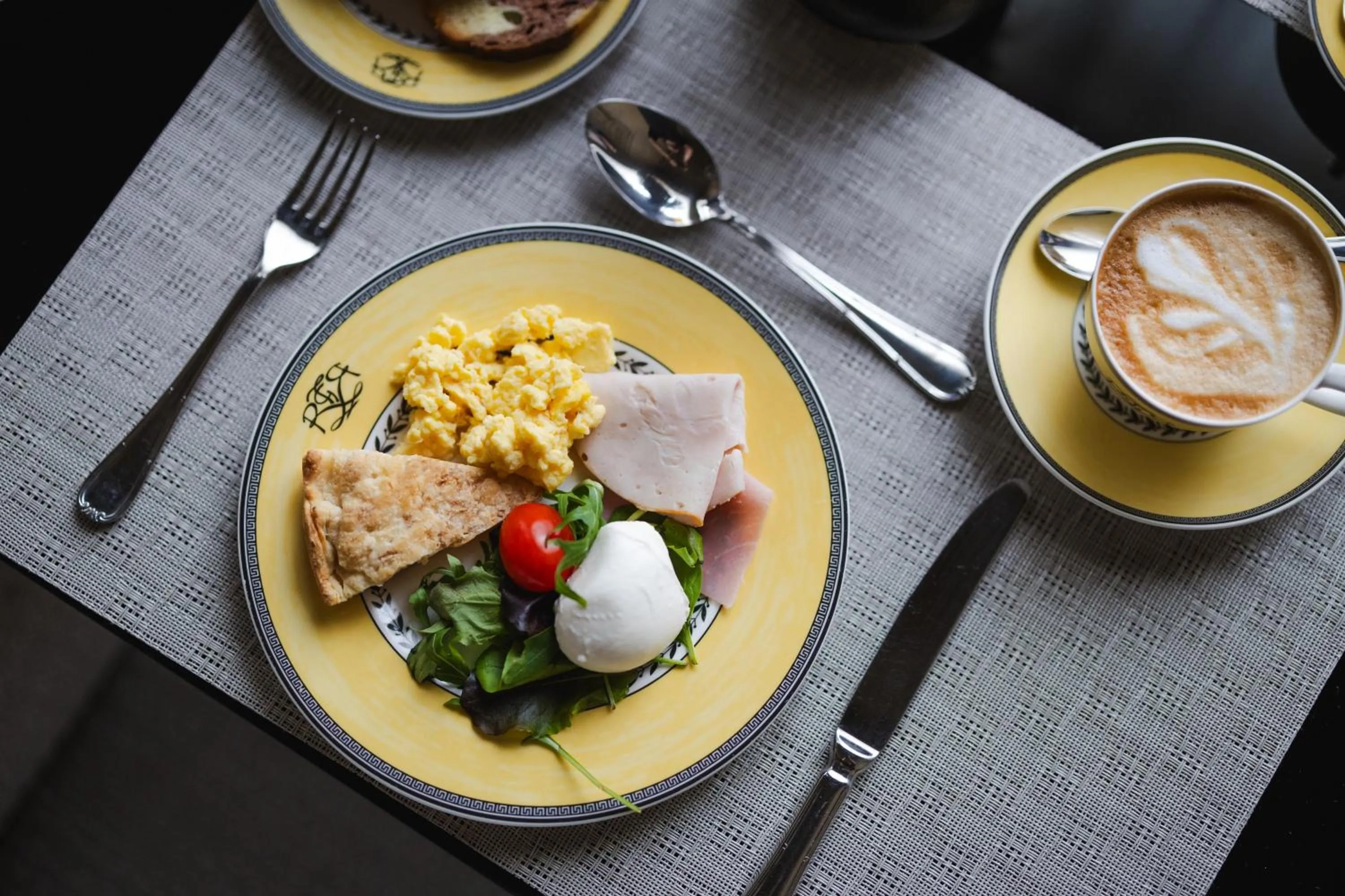 Breakfast in Leone Blu Suites | UNA Esperienze