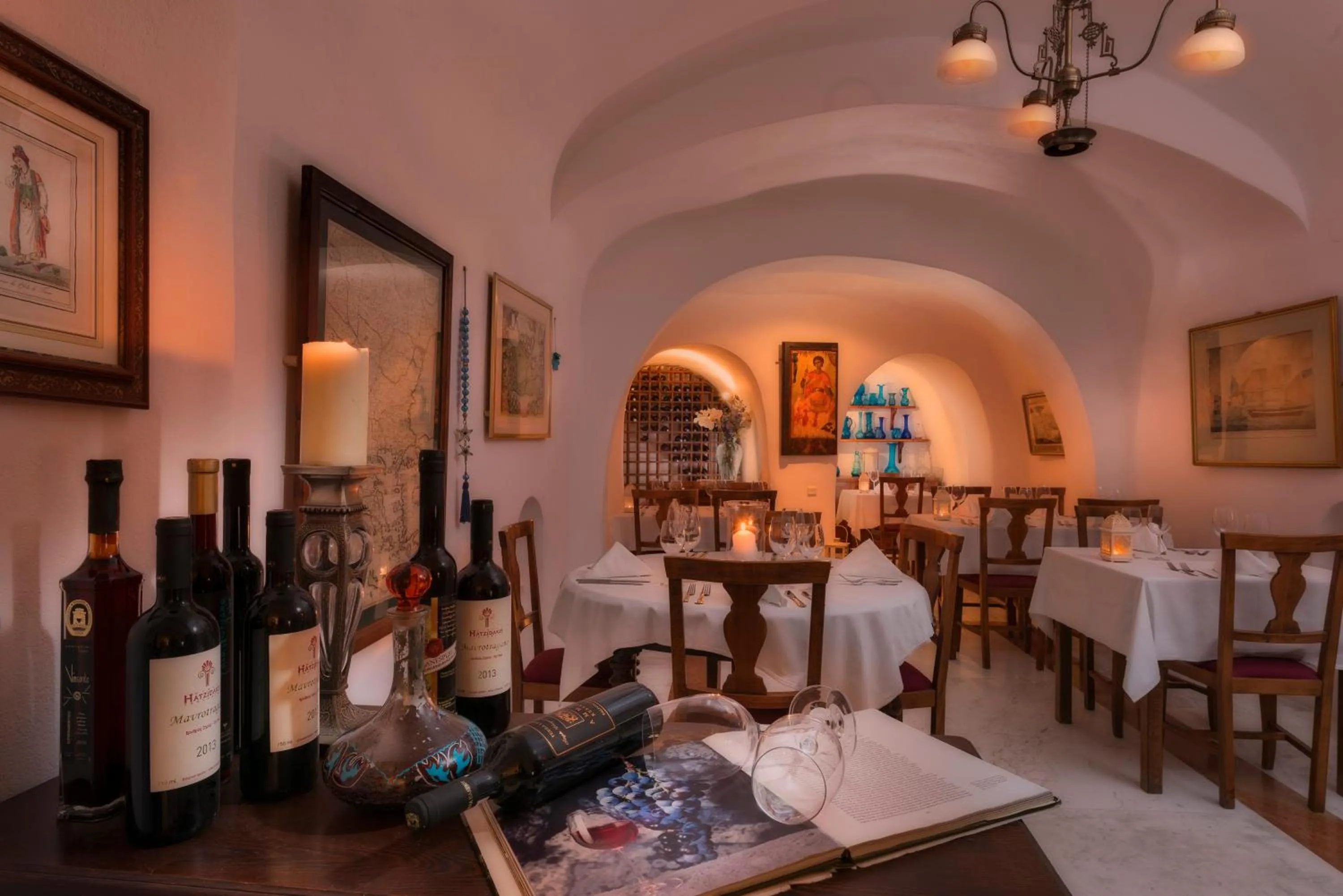 Restaurant/places to eat in Aigialos Luxury Traditional Settlement