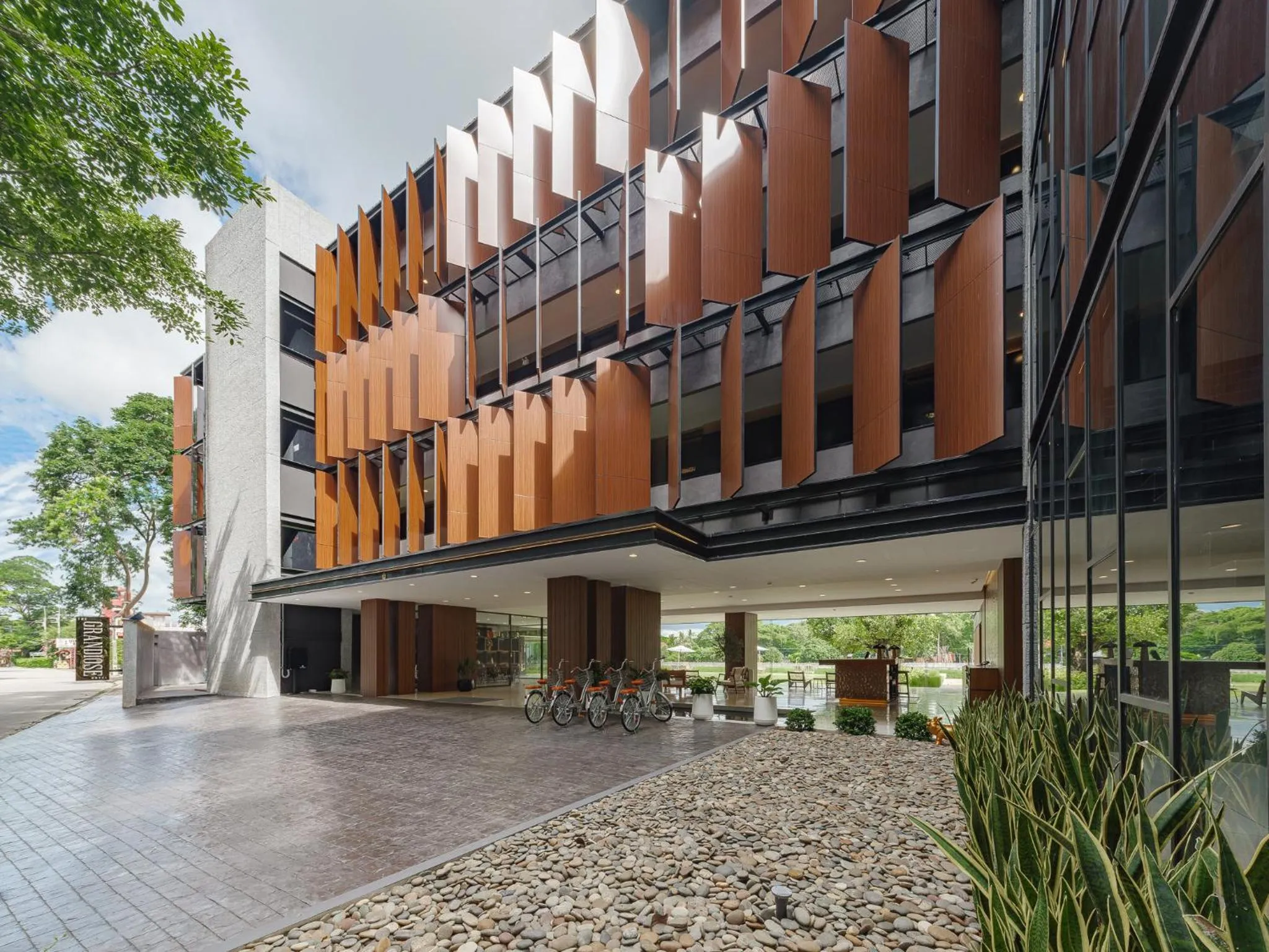 Property building in The Grandiose Hotel Chiang Rai เดอะแกรนด์ดิโอสเชียงราย