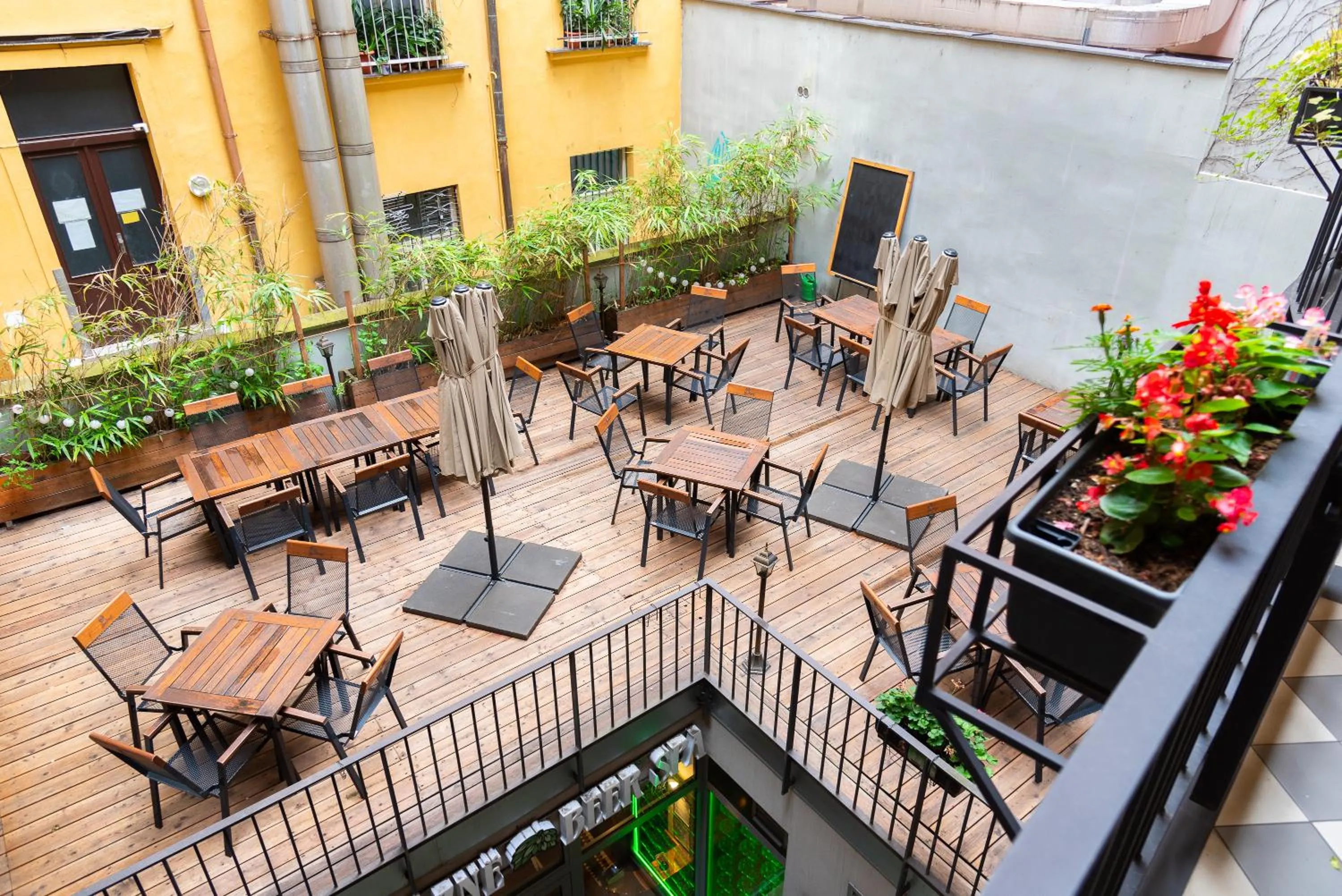 Inner courtyard view in 4 Arts Apartments by Adrez