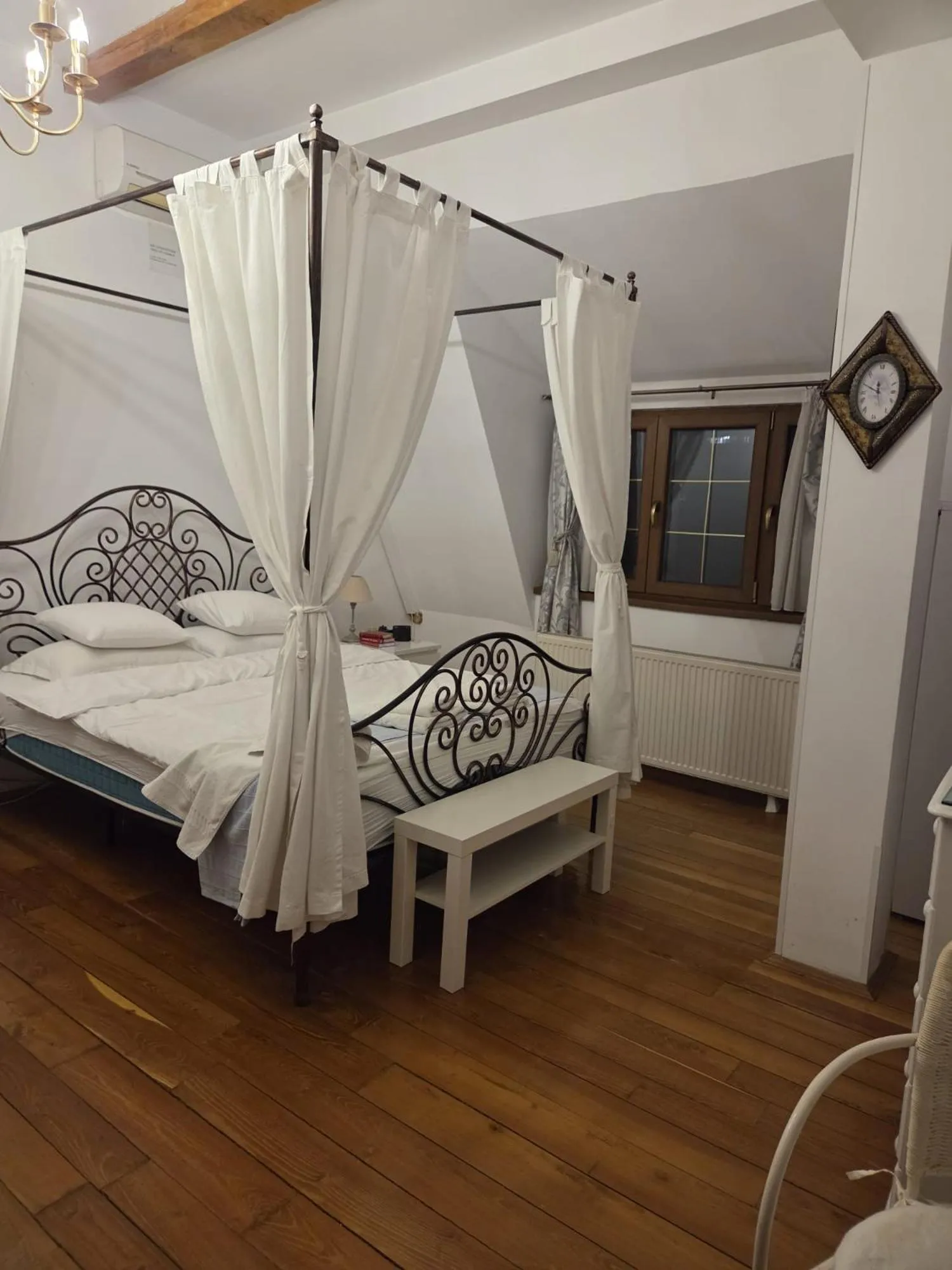 Bed in Bucharest Boutique Accommodation by Hotels