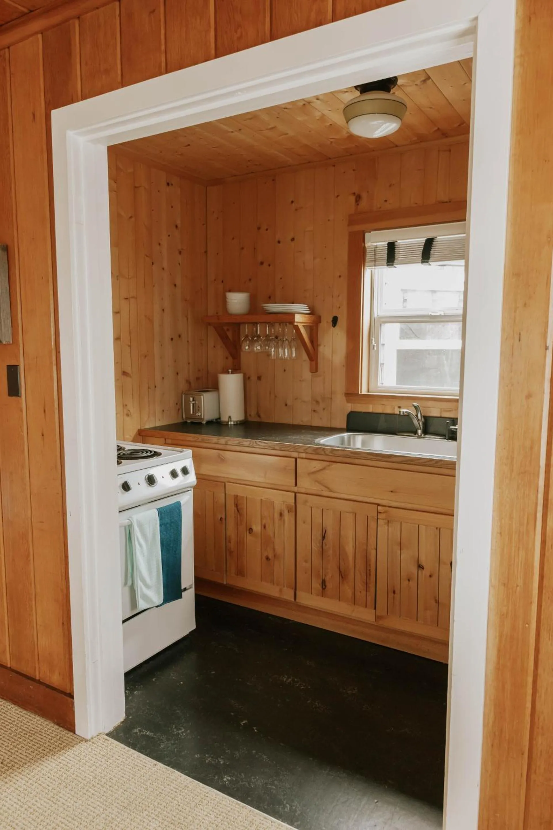 Kitchen or kitchenette in The Inn at Arch Cape