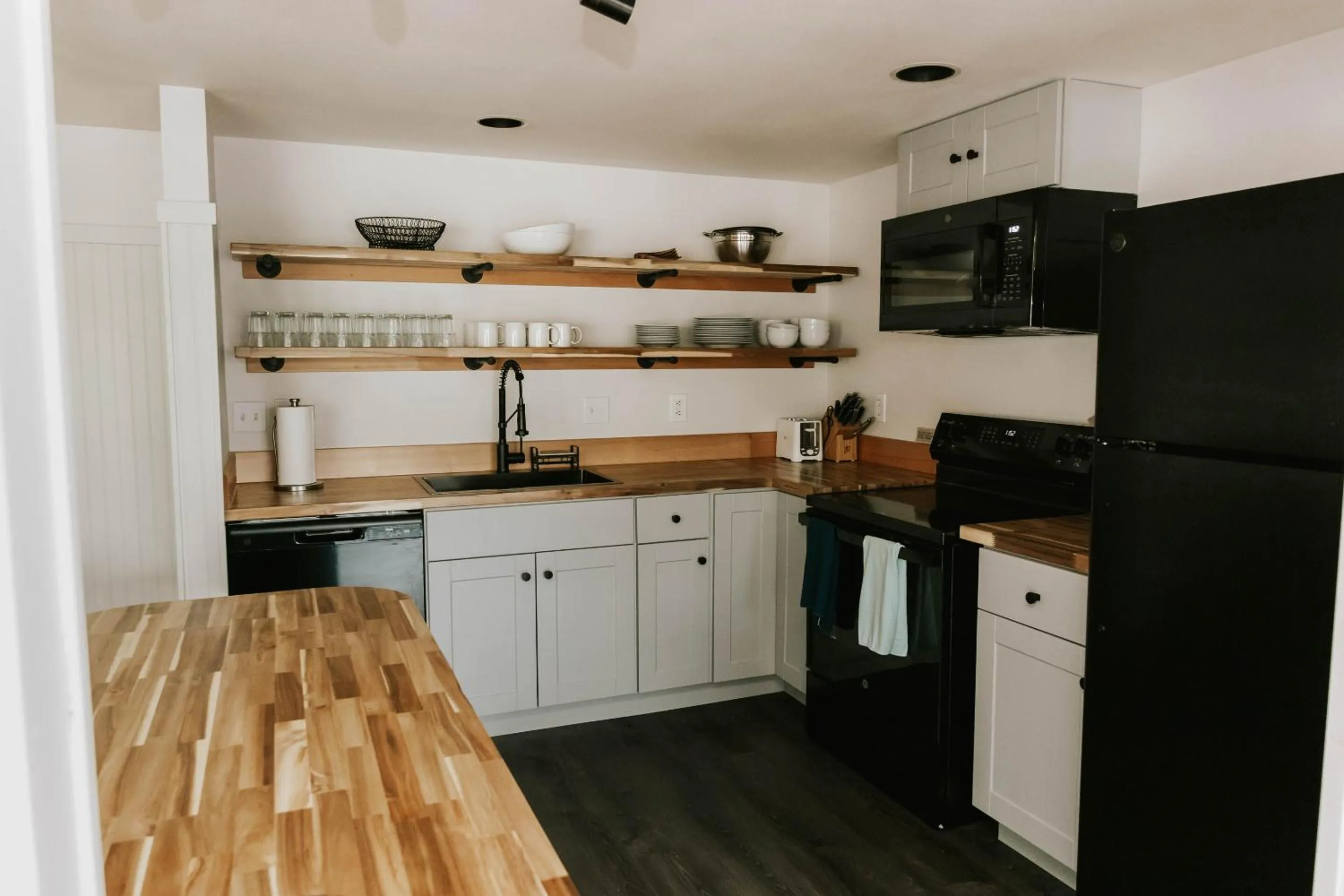 Kitchen or kitchenette in The Inn at Arch Cape