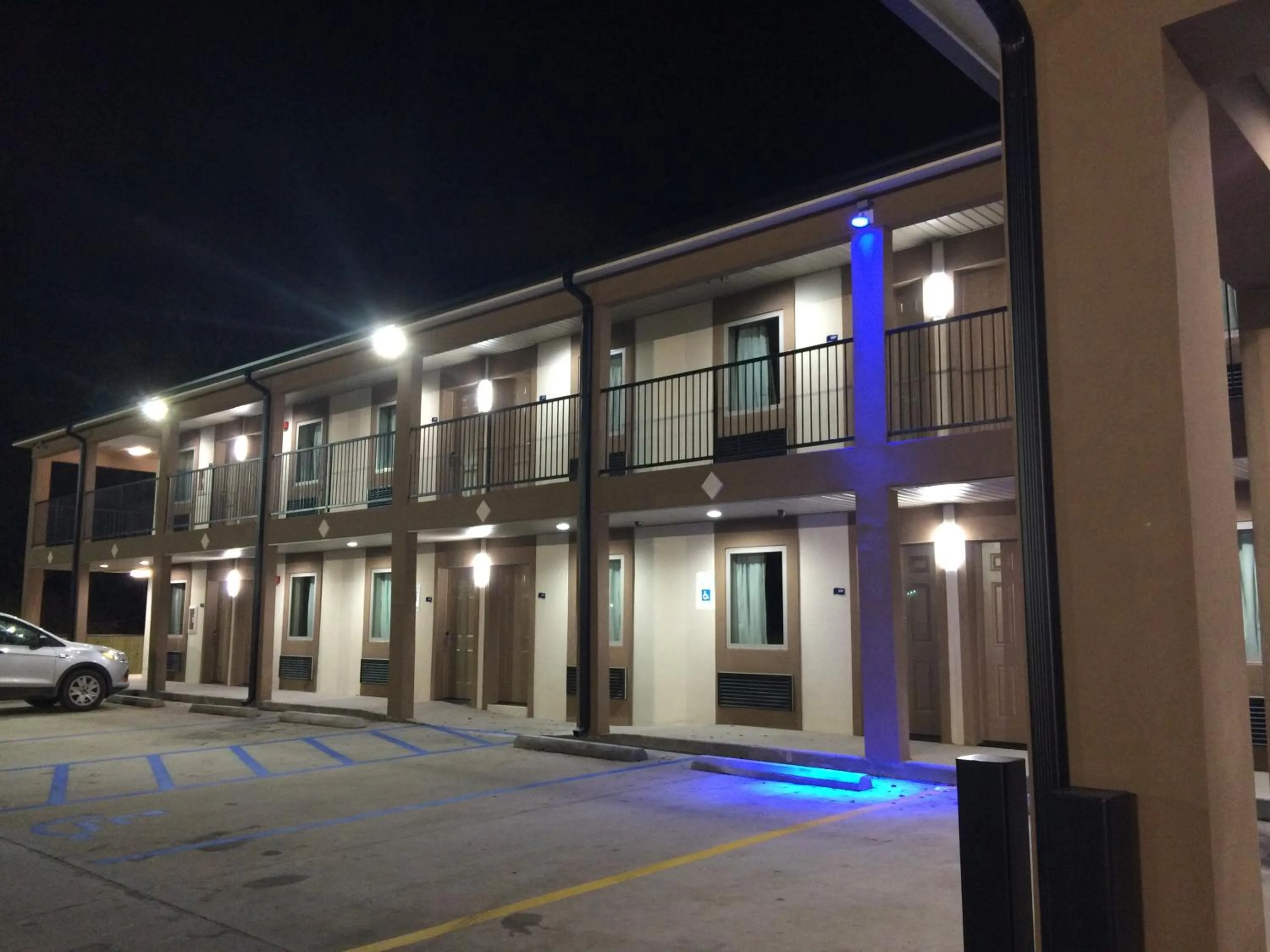 Facade/entrance in Paradise Inn & Suites