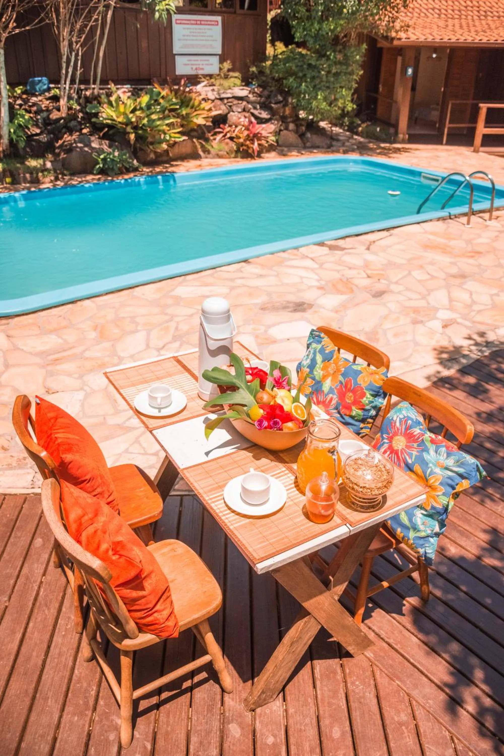 Swimming pool in Pousada Rosa