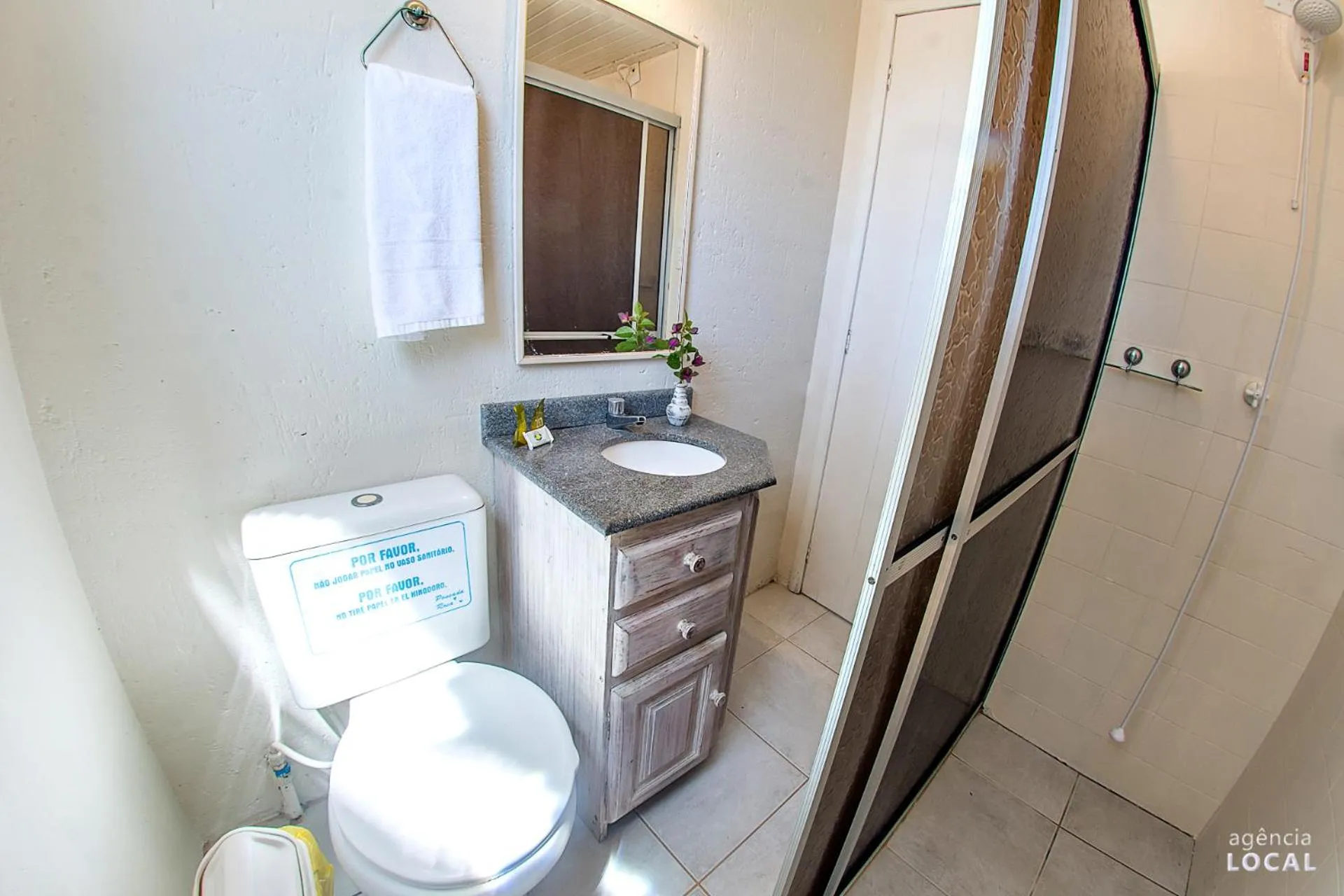 Bathroom in Pousada Rosa