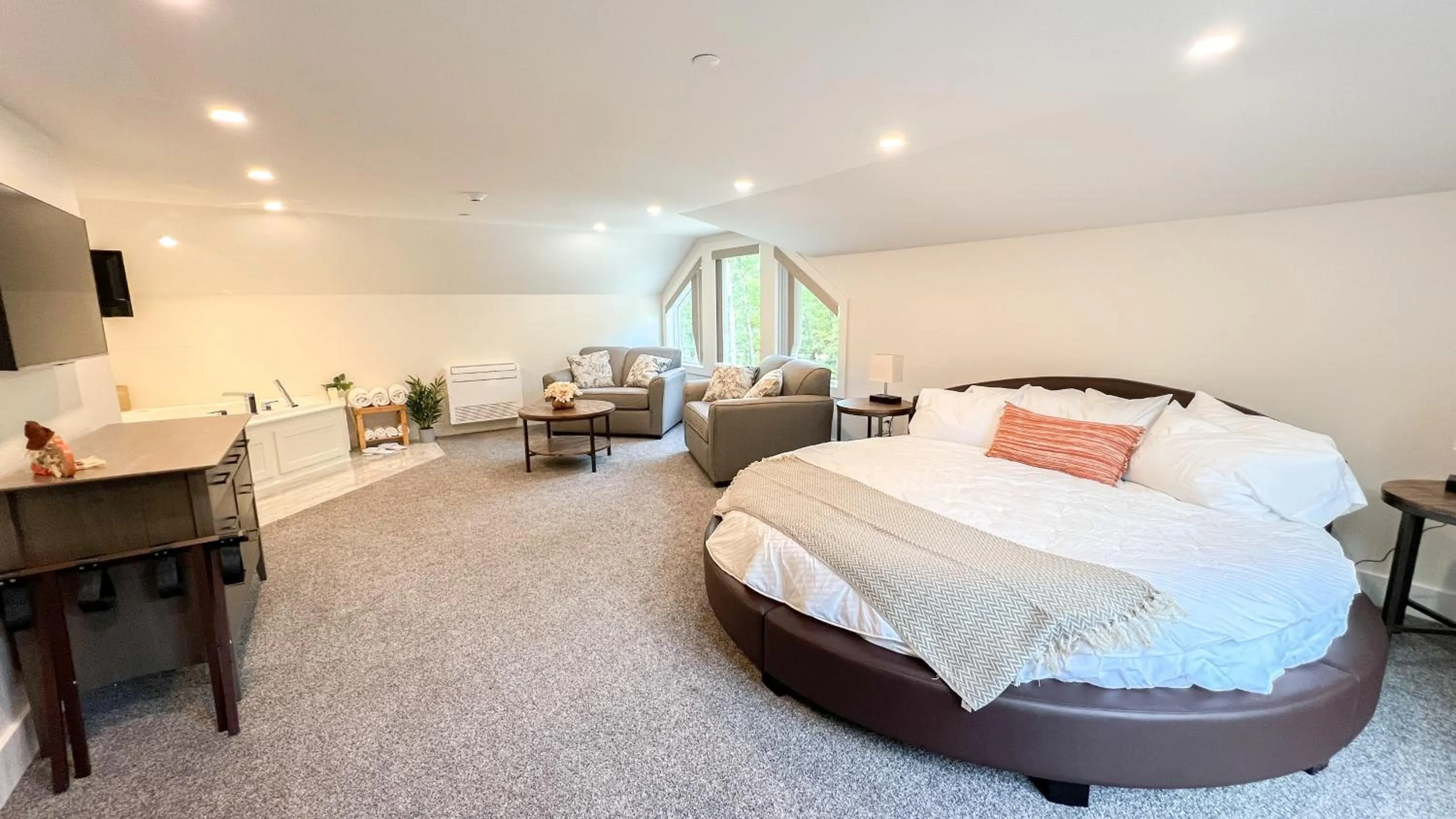 Bed in Four Seasons For Fun Bed & Breakfast