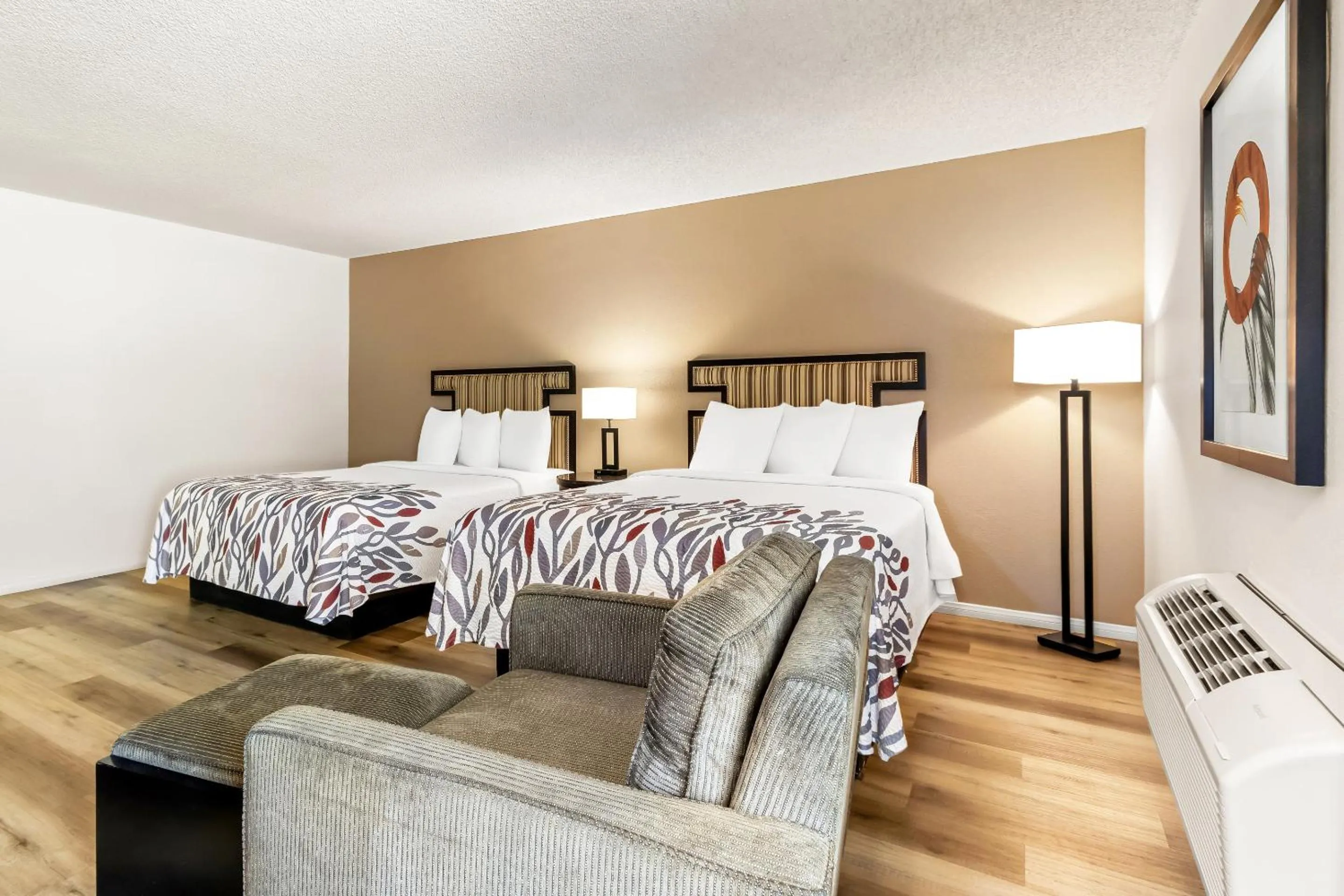 Bedroom, Bed in Red Roof Inn Ridgecrest