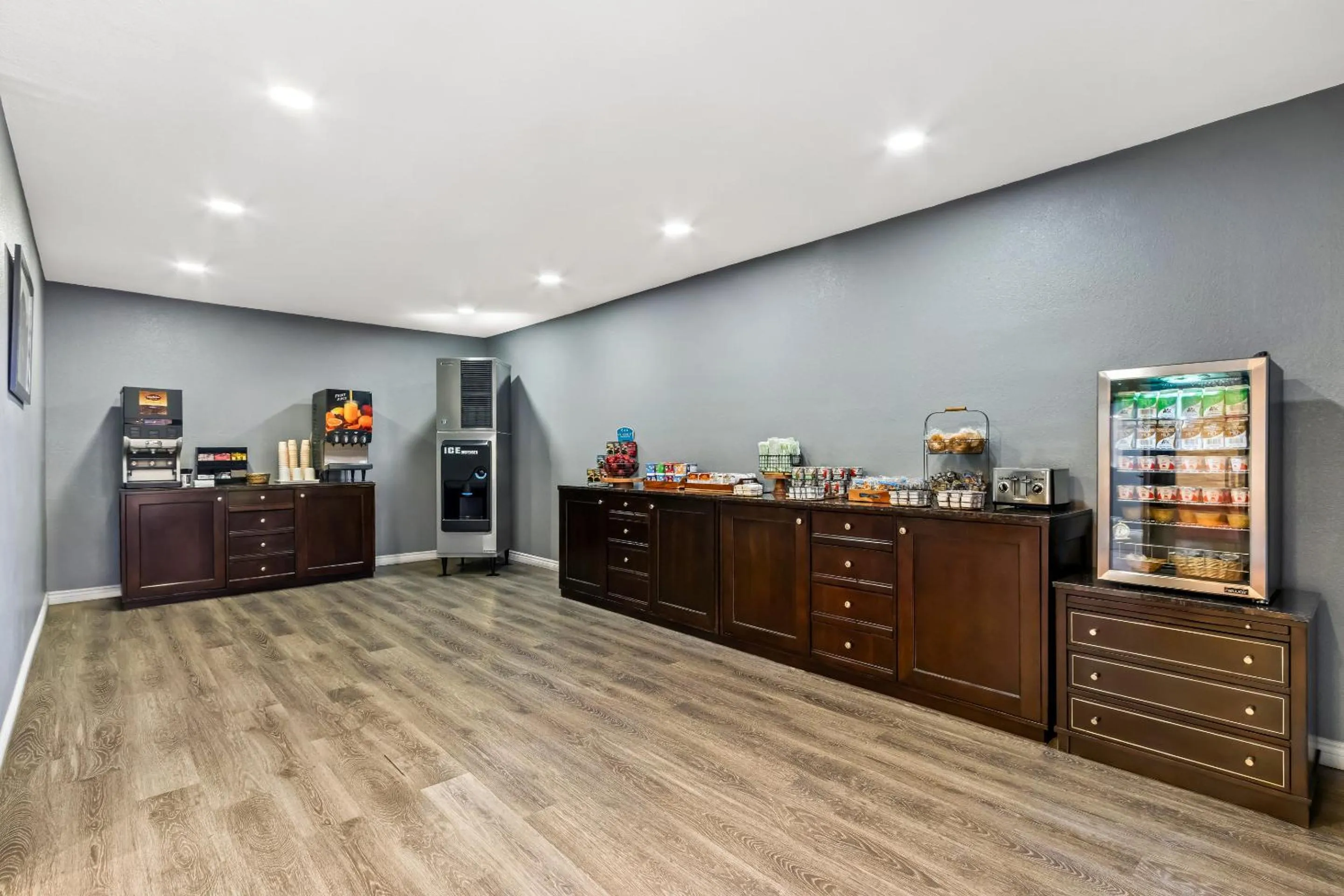 Breakfast in Red Roof Inn Ridgecrest