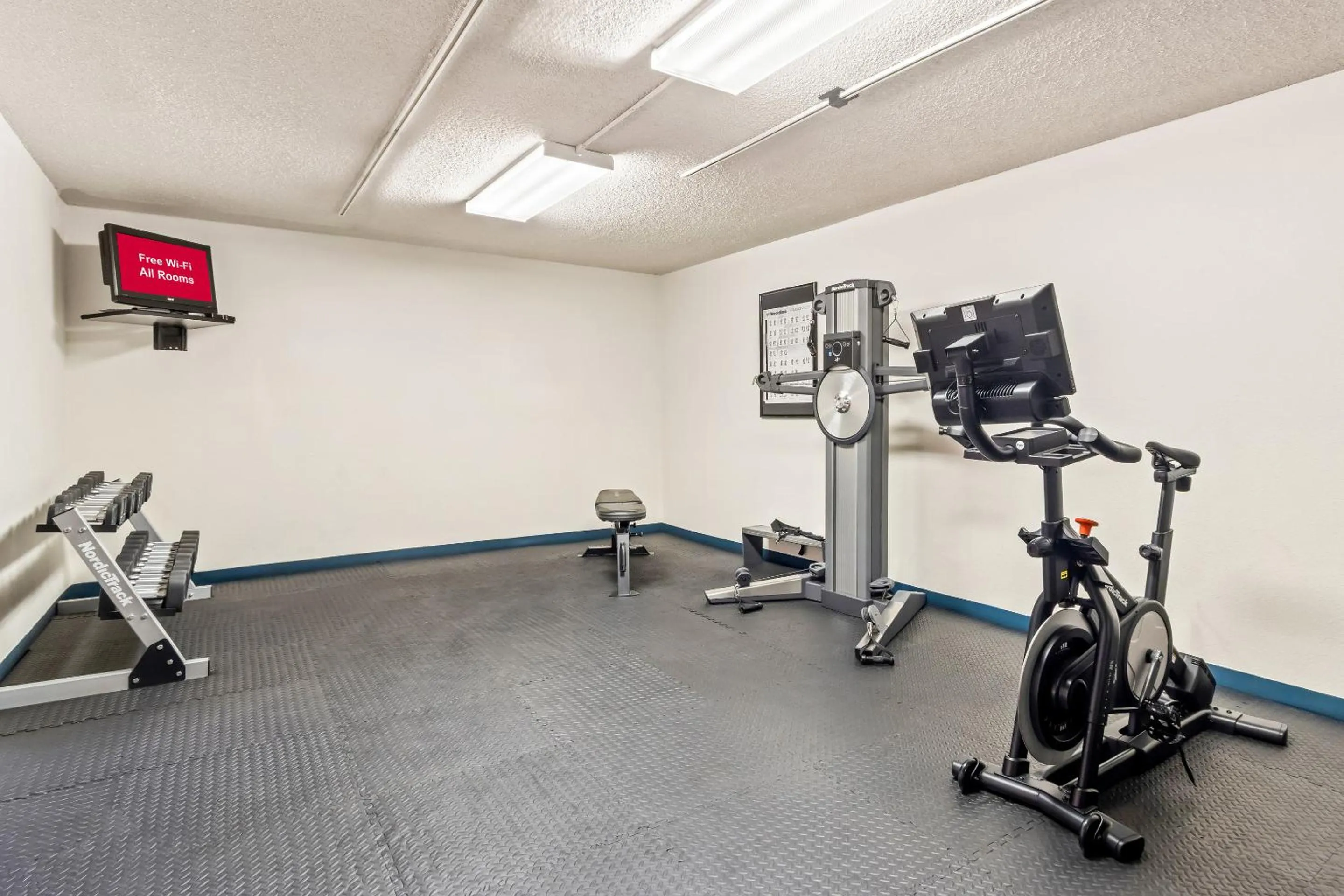 Fitness centre/facilities in Red Roof Inn Ridgecrest